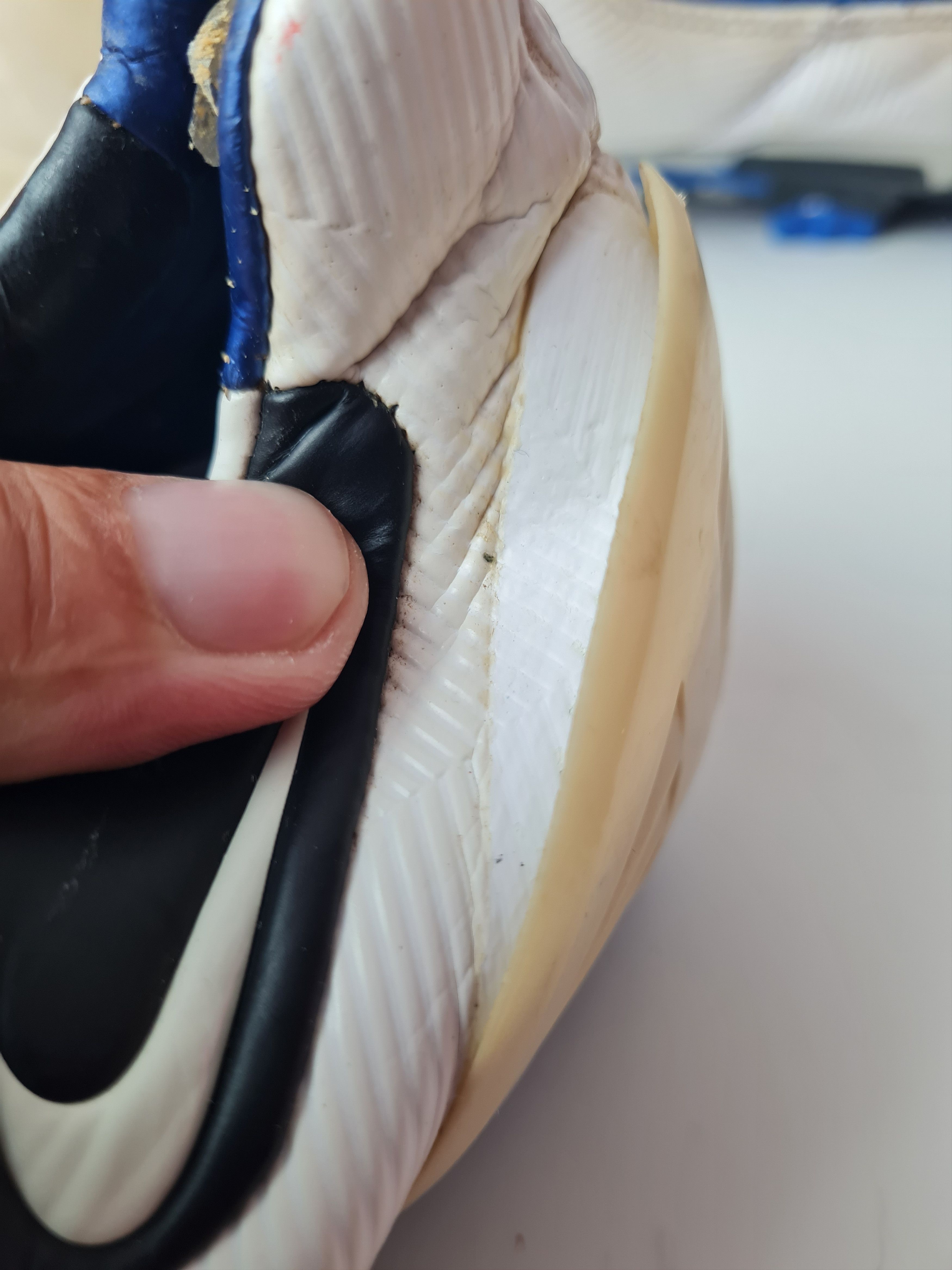 Nike Cleats Nike Total 90 Shoot II FG White/Blue Y3 318793-104 Size US 10.5 / EU 43-44 - 16 Thumbnail