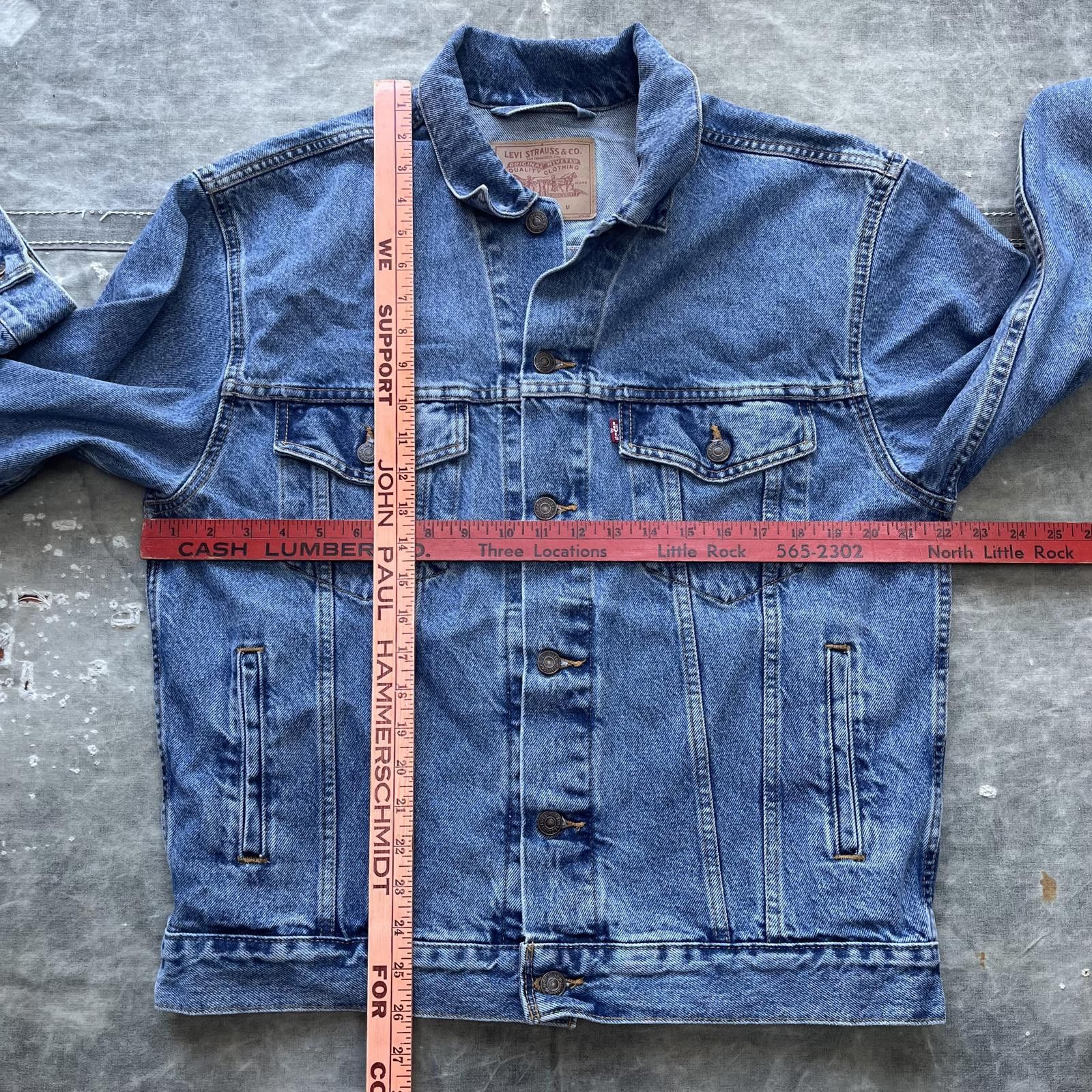 Levi's × Vintage Vintage 90s Levi’s Denim Eagle Embroidered Trucker Jacket Size US M / EU 48-50 / 2 - 4 Thumbnail