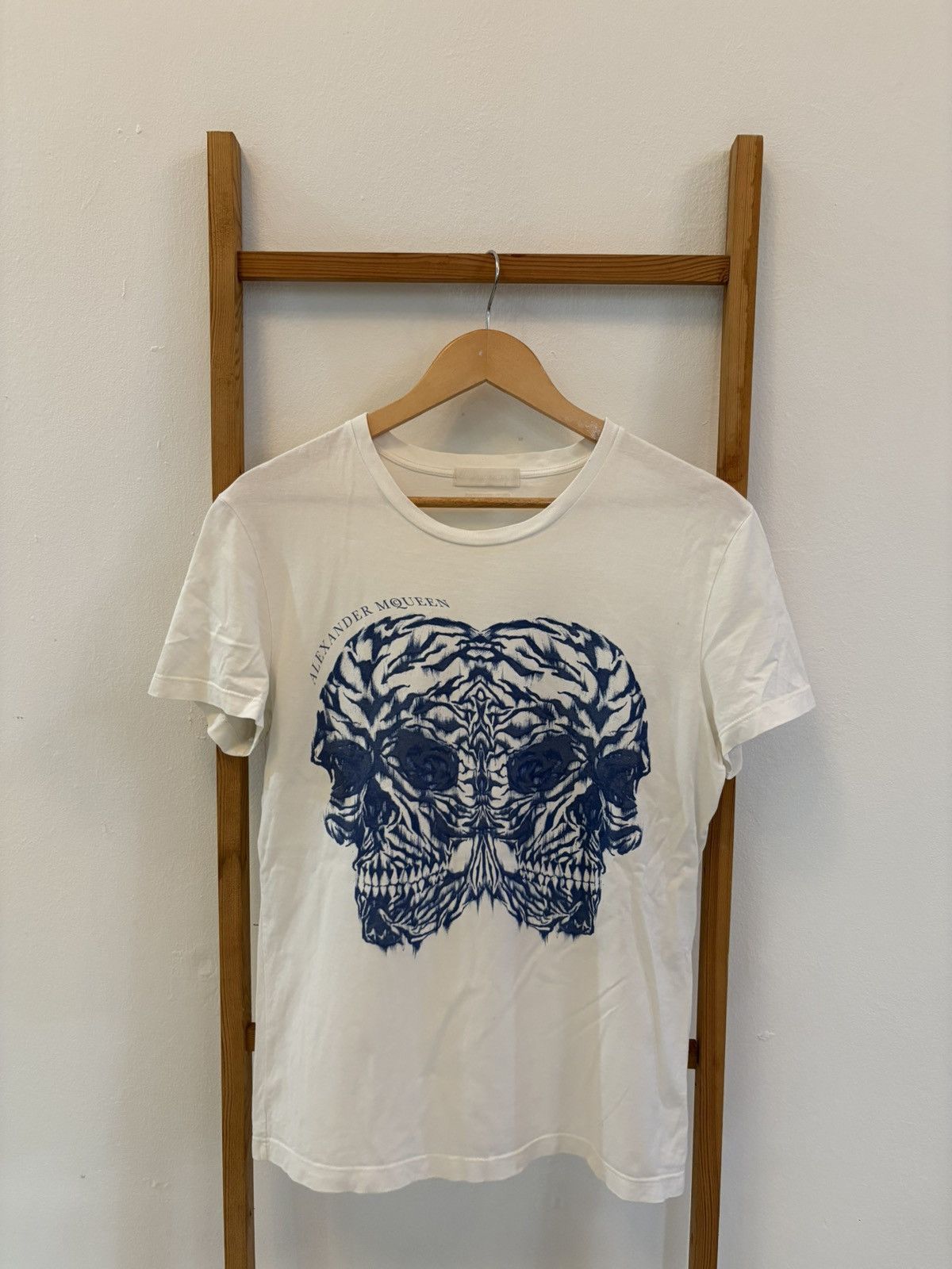 Alexander McQueen Alexander Mcqueen Skulls Logo Short Sleeve T-Shirt Size US S / EU 44-46 / 1 - 1 Thumbnail
