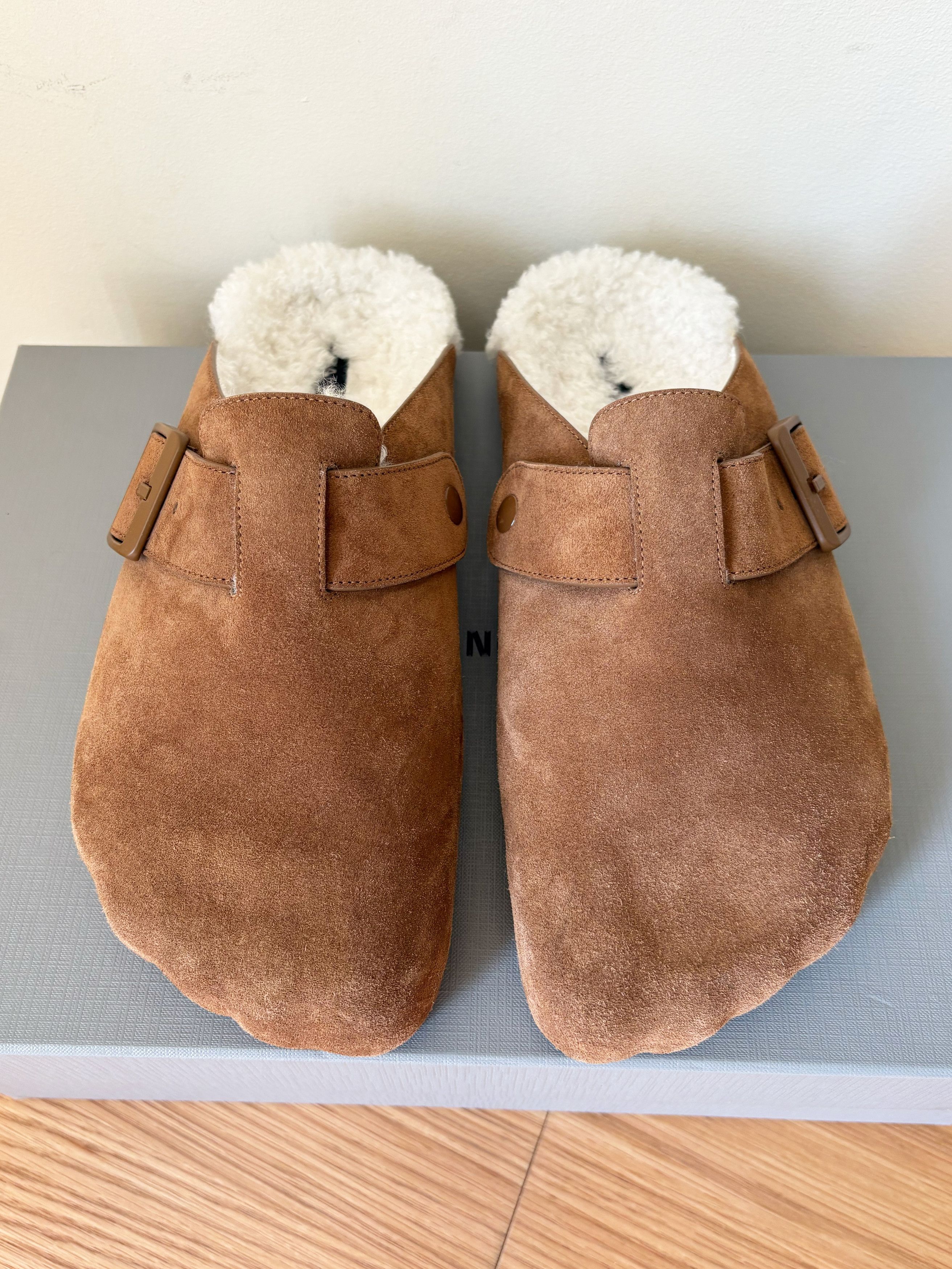 Balenciaga Balenciaga Shearling Fur Sunday Mule Size US 8 / EU 41 - 1 Thumbnail