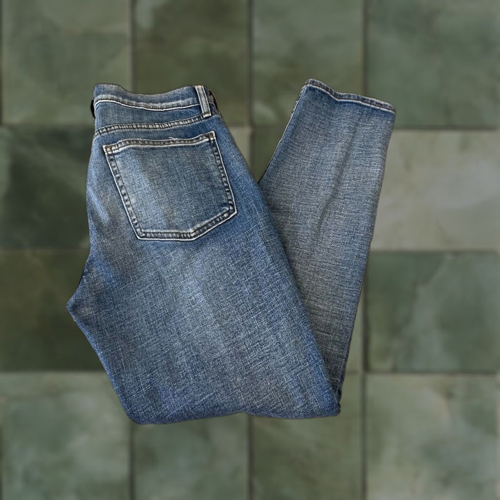 Gap Gap Best Girlfriend Women's Distressed Mid Rise Jeans 27 Medium Wash Blue Size 27" / US 4 / IT 40 - 1 Thumbnail