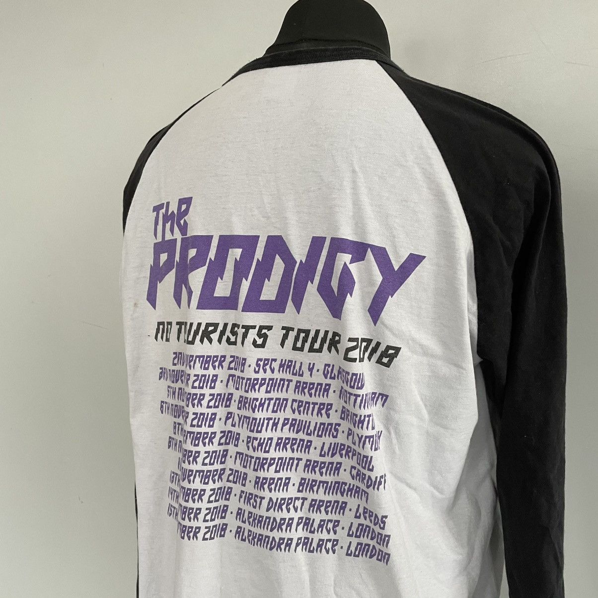 Vintage Vintage Prodigy Lonsleeve punk rock T-shirt tour 2018 Size US XL / EU 56 / 4 - 7 Thumbnail