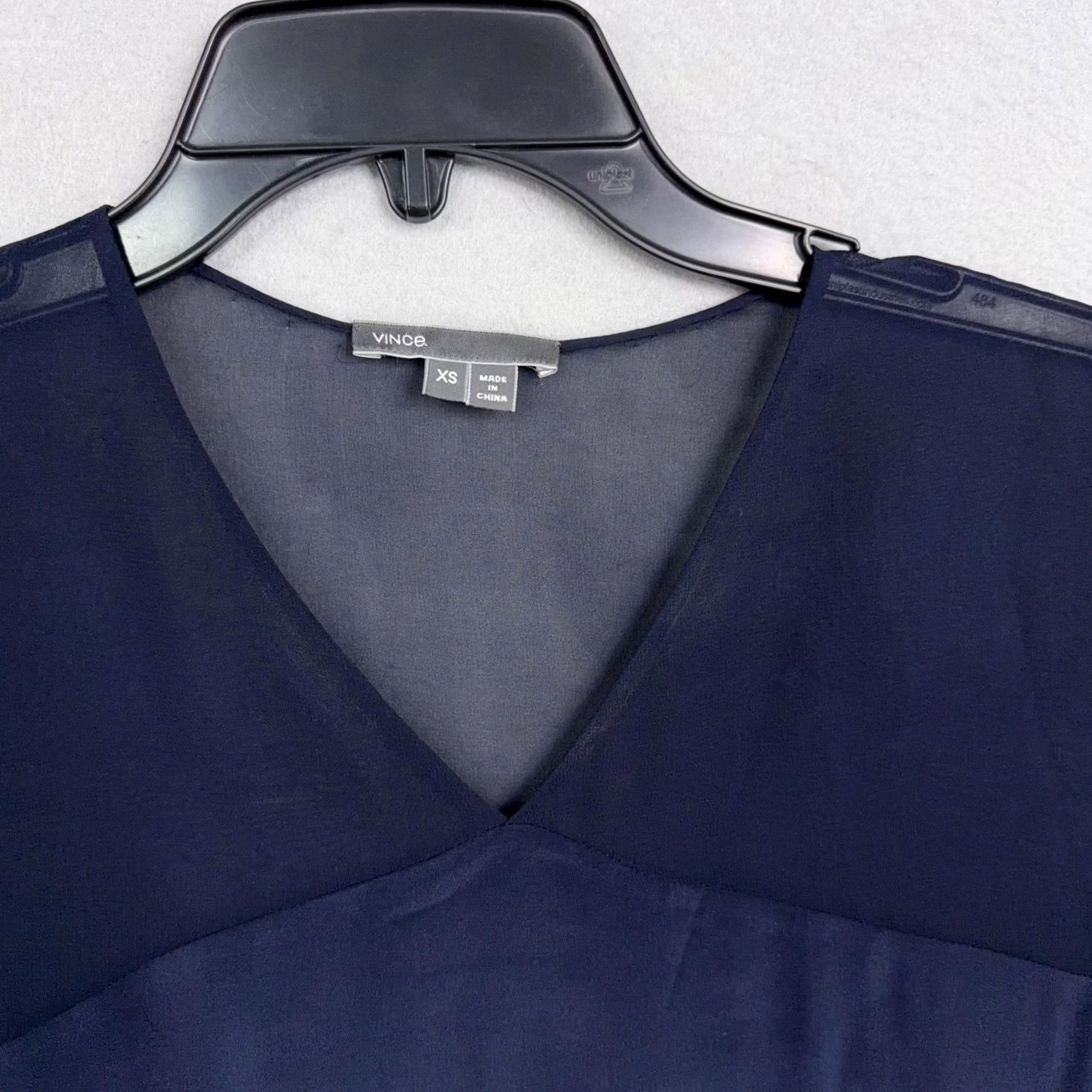 Vince Vince Blouse Womens XS Blue 100% Silk Sheer V Neck Cap Sleeve Basic Top Size XS / US 0-2 / IT 36-38 - 2 Thumbnail