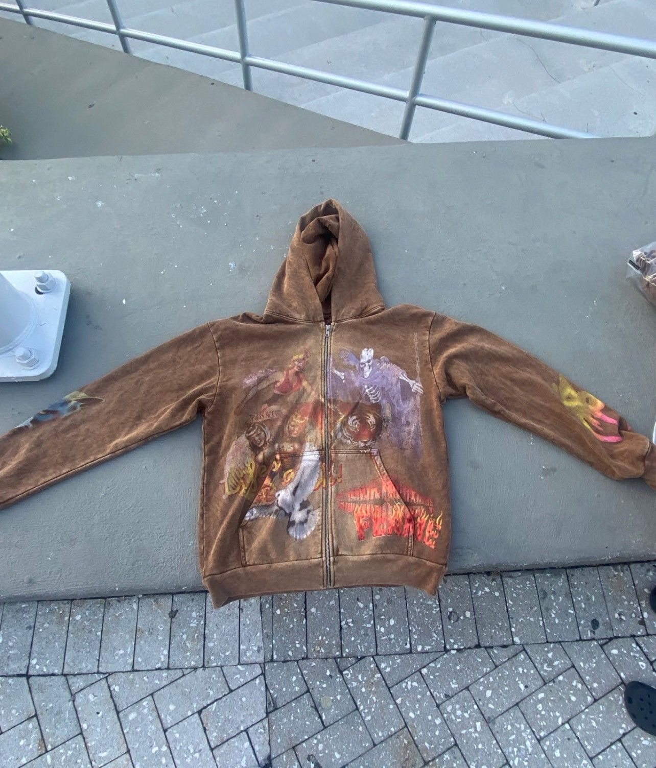 Travis Scott TRAVIS SCOTT UTOPIA CIRCUS MAXIMUS ZIP UP HOODIE BROWN LARGE Grailed