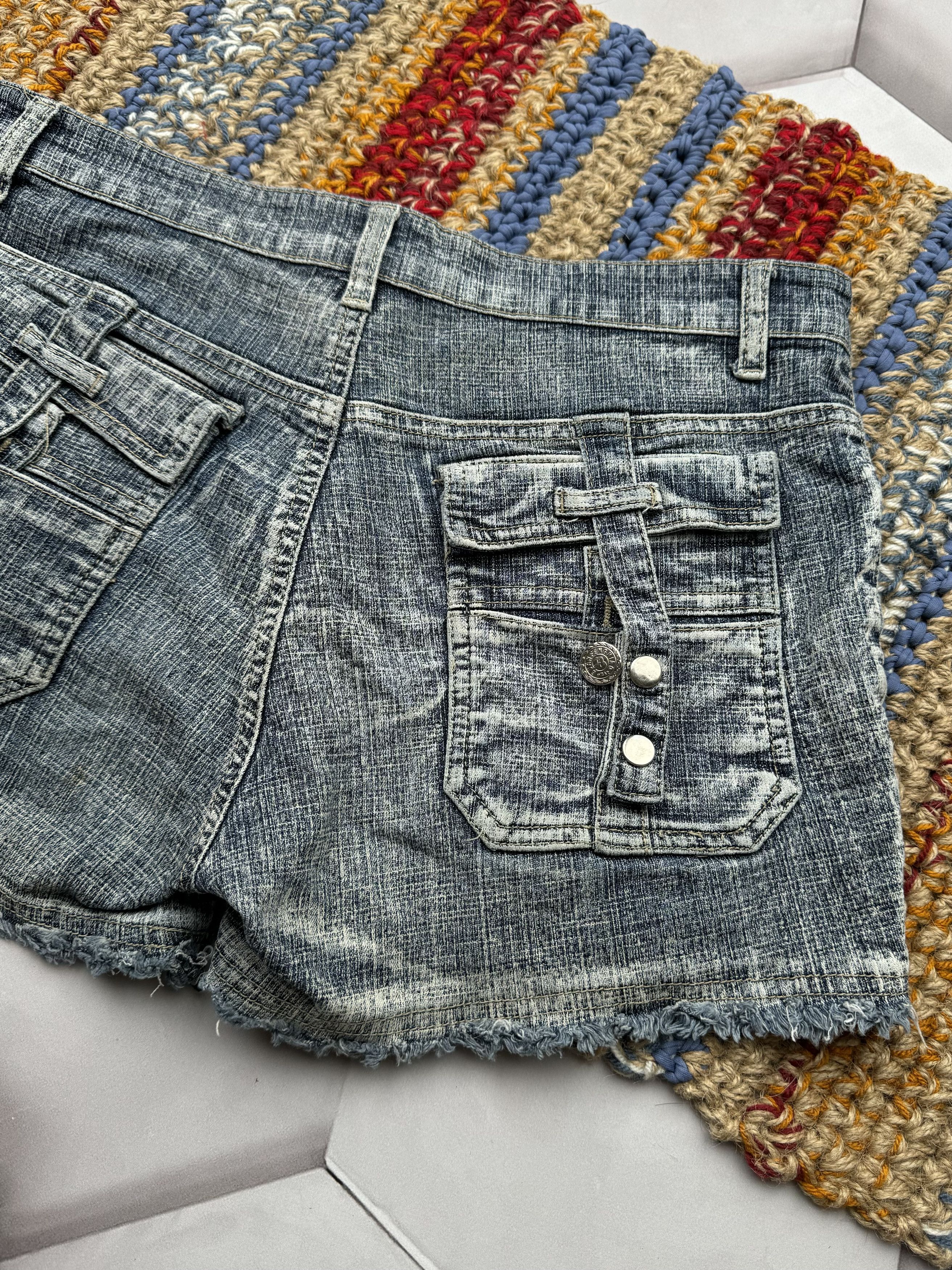 Vintage Vintage Faded Mini Shorts (E4) Size 30" / US 8 / IT 44 - 6 Thumbnail