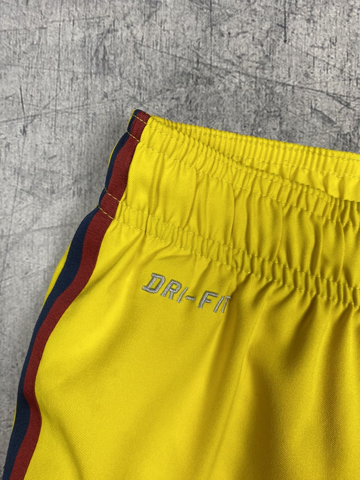 Nike Nike Barcelona FC Soccer Jersey Shorts Size M Size US 32 / EU 48 - 5 Thumbnail