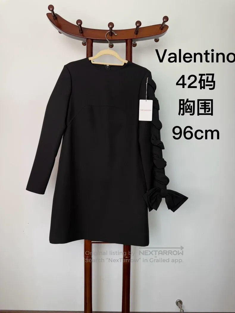 Valentino Valentino wool dress Size M / US 6-8 / IT 42-44 - 4 Thumbnail