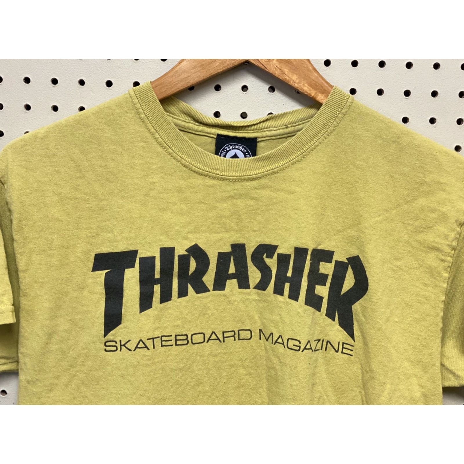 Thrasher Thrasher Logo Graphic T-Shirt Men M Yellow Short Sleeve Crew Neck Regular Fit Vintage No Size US M / EU 48-50 / 2 - 3 Thumbnail