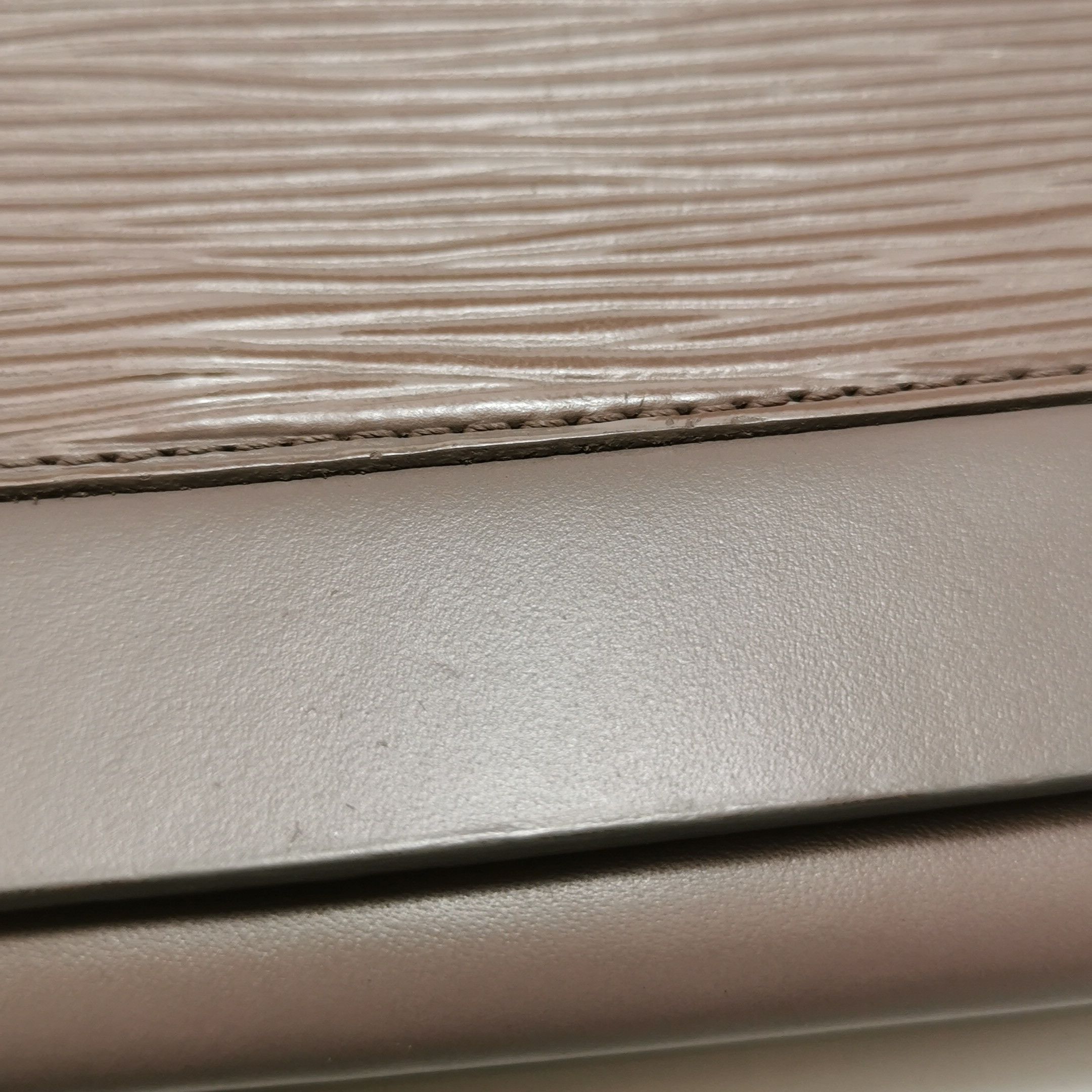 Louis Vuitton Louis Vuitton (LV) Onfleur cowhide solid color water ripple Size ONE SIZE - 7 Thumbnail