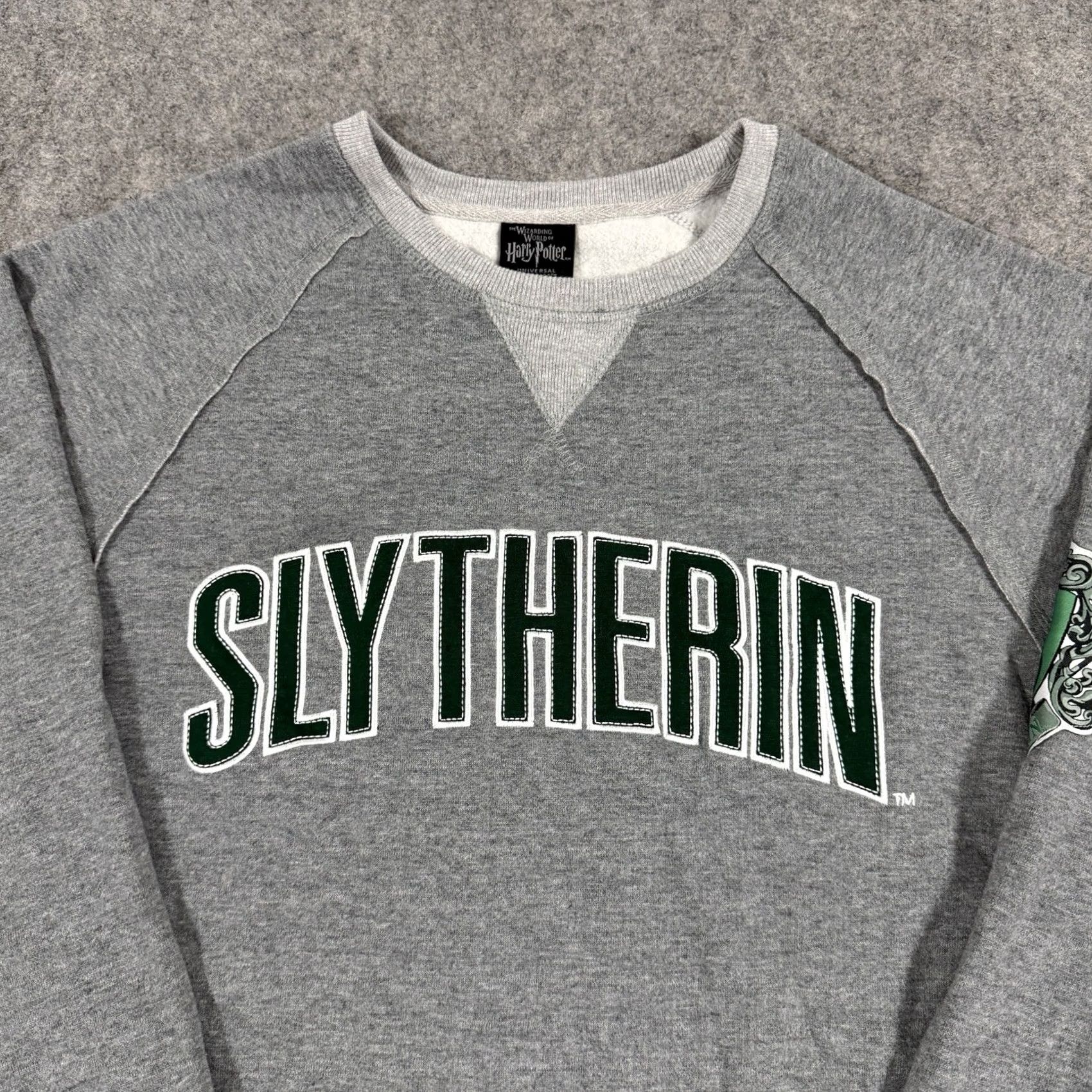 Vintage Universal Studios Harry Potter Slytherin Sweatshirt Unisex Adults Gray Small Black? Size US S / EU 44-46 / 1 - 2 Thumbnail