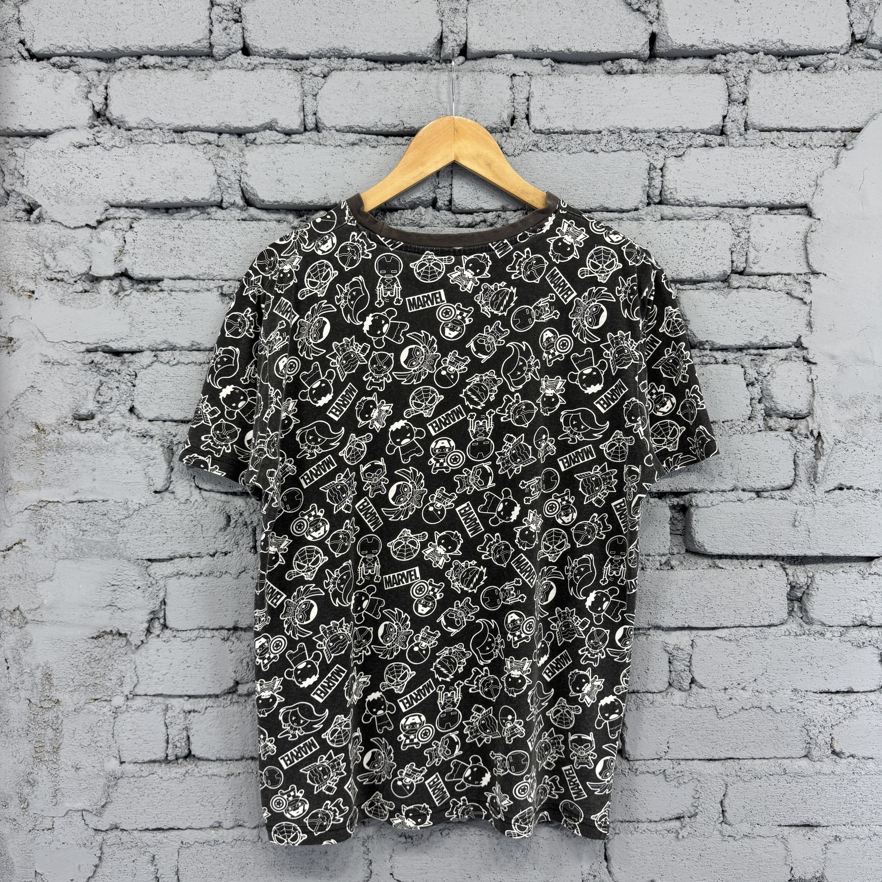 Vintage Vintage Marvel Character All Over Print Sunfaded Tshirt Size US L / EU 52-54 / 3 - 2 Thumbnail