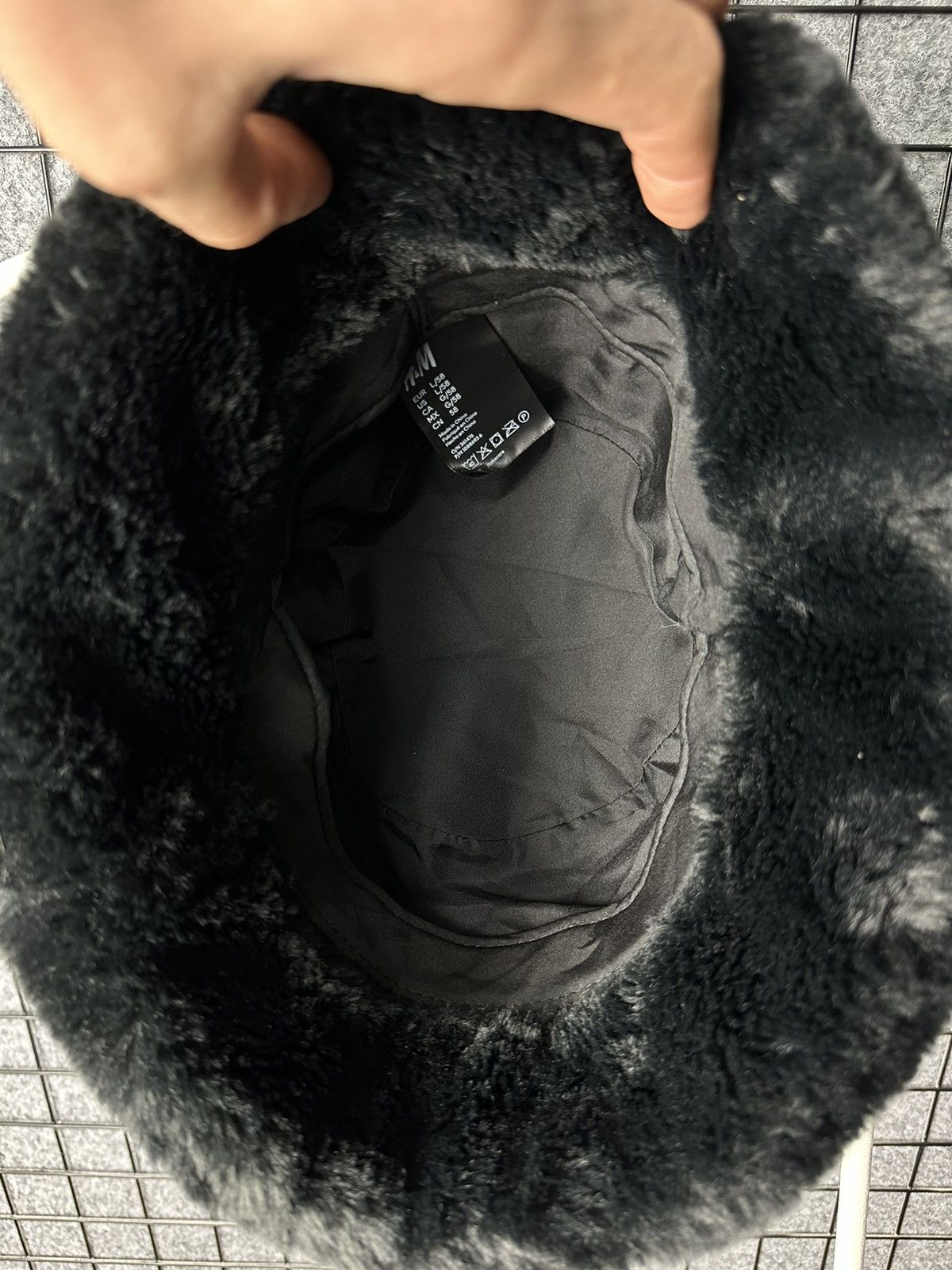 H&M Streetwear 90s Y2K Style Faux Fur Bucket Hat Size L Size ONE SIZE - 4 Thumbnail