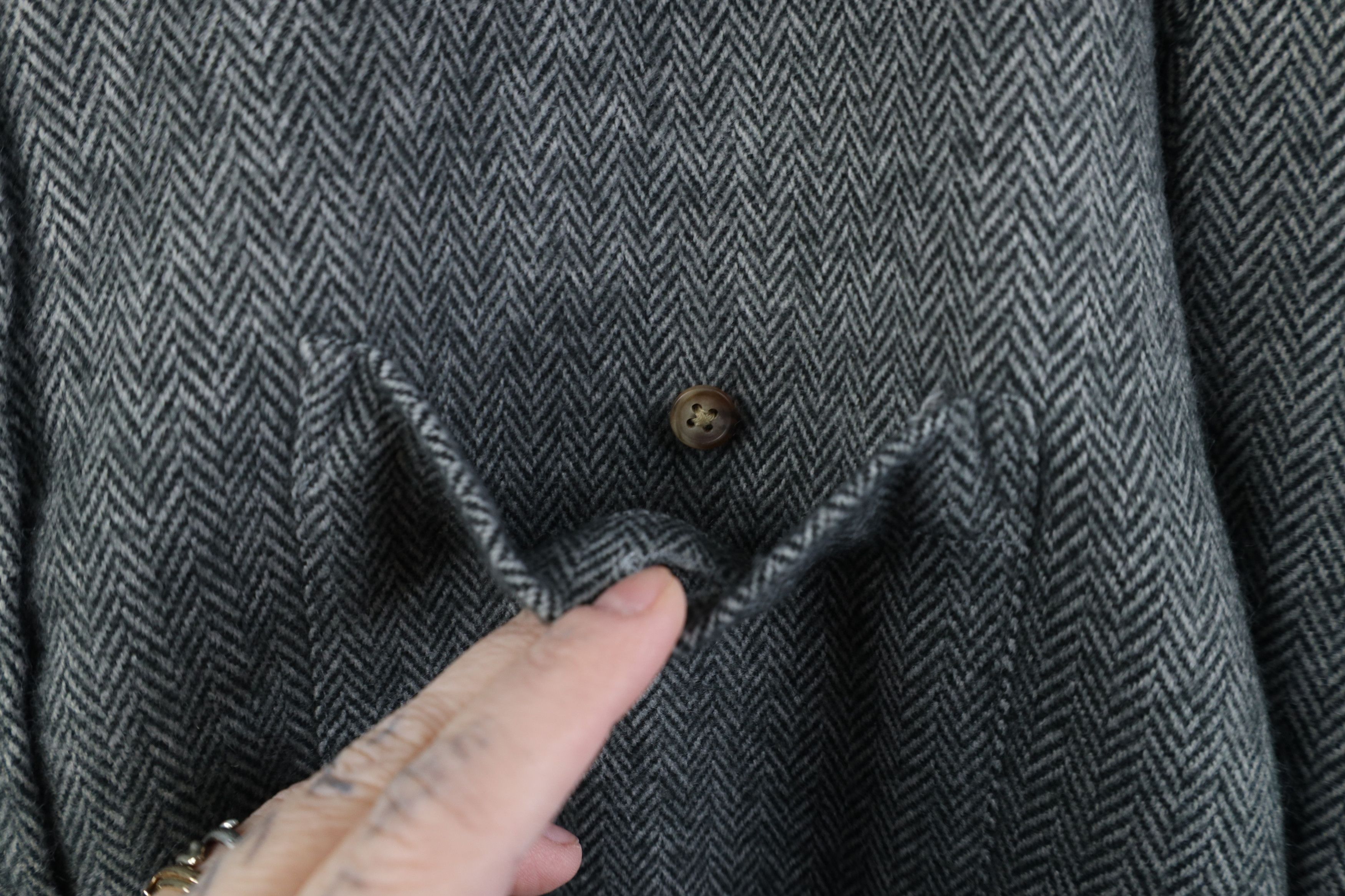 Vintage Vintage 90s Streetwear Herringbone Collared Button Shirt Size US XL / EU 56 / 4 - 6 Thumbnail
