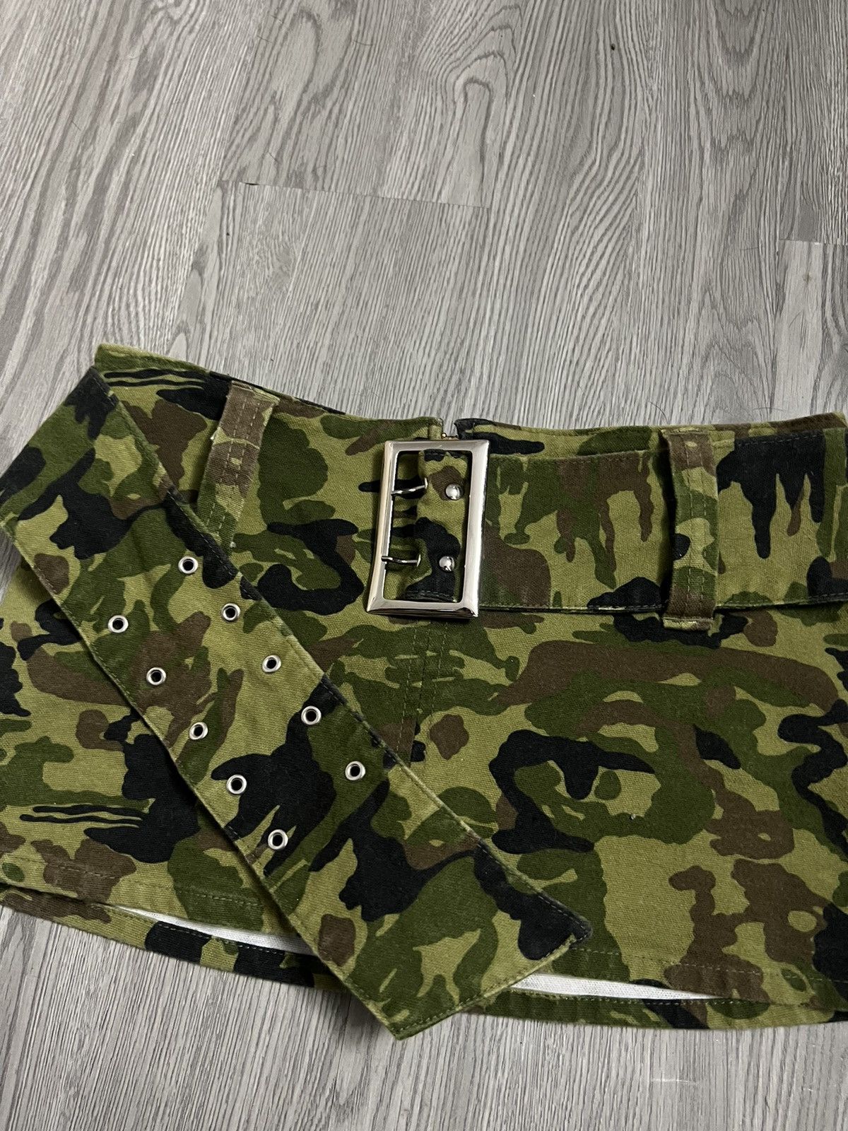 Japanese Brand Japanese Camo belted mini skirt🪖 Size 25" / US 0 / IT 36 - 6 Thumbnail