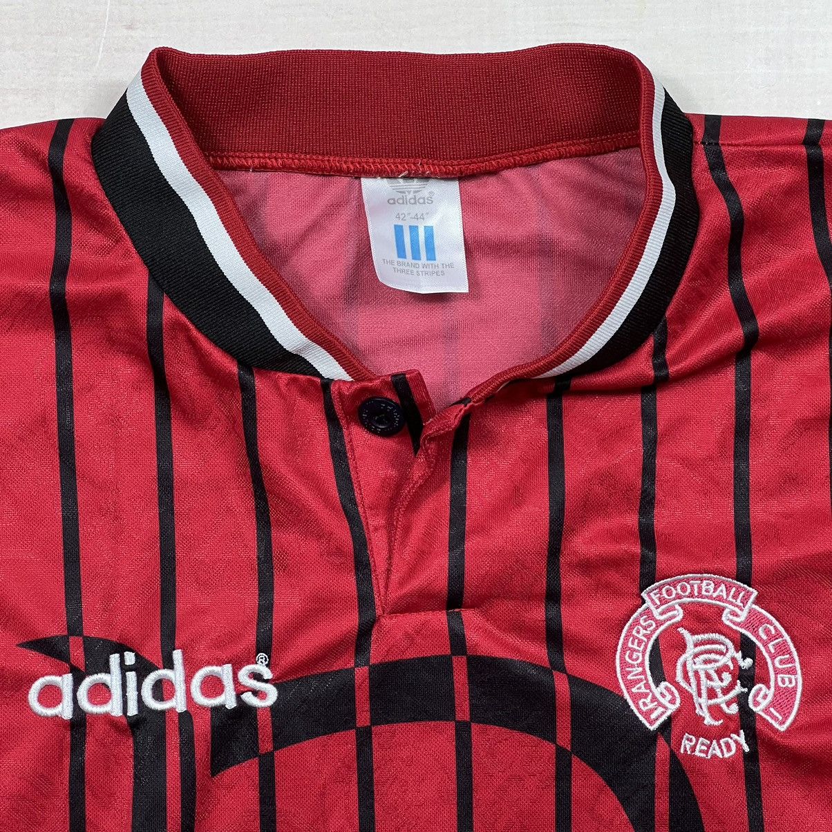 Adidas × Vintage Adidas Vintage Rangers FC Kit Jersey Tee Tshirt Red Striped Size US M / EU 48-50 / 2 - 2 Thumbnail