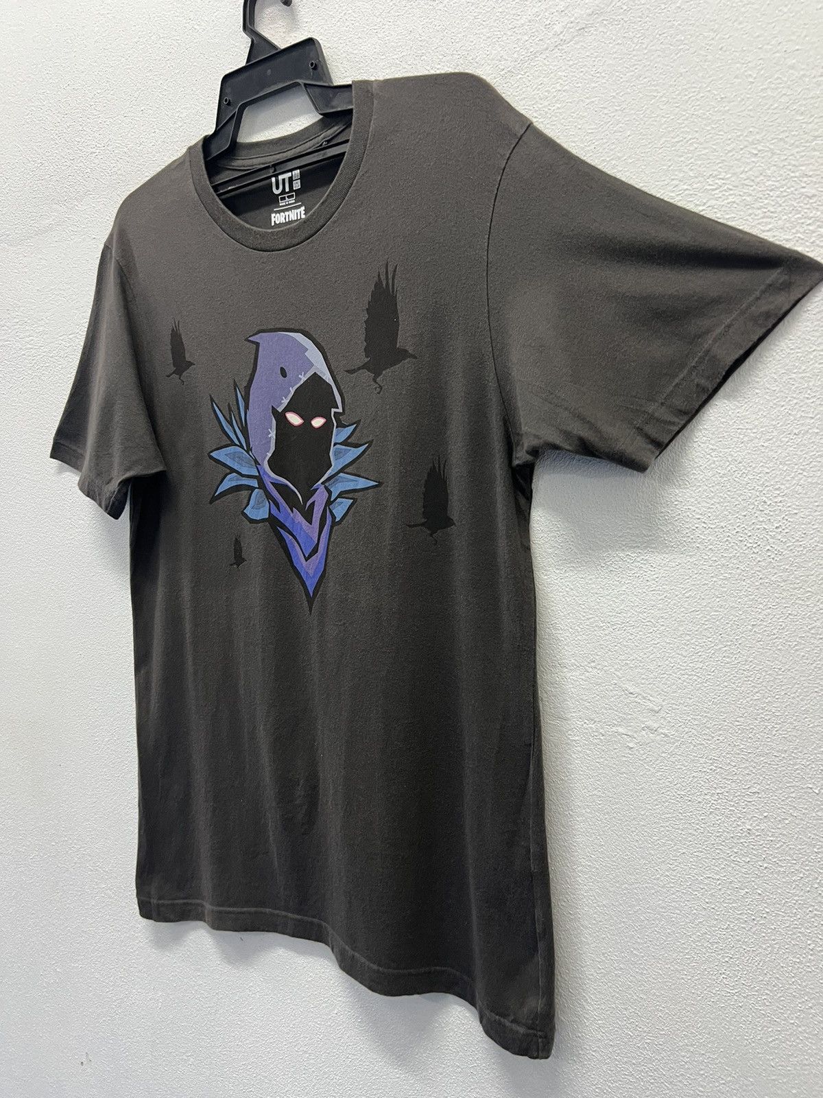 Anime × Vintage 🔥grailsale🔥 VINTAGE UNIQLO FORTNITE SHIRT Size US L / EU 52-54 / 3 - 5 Thumbnail