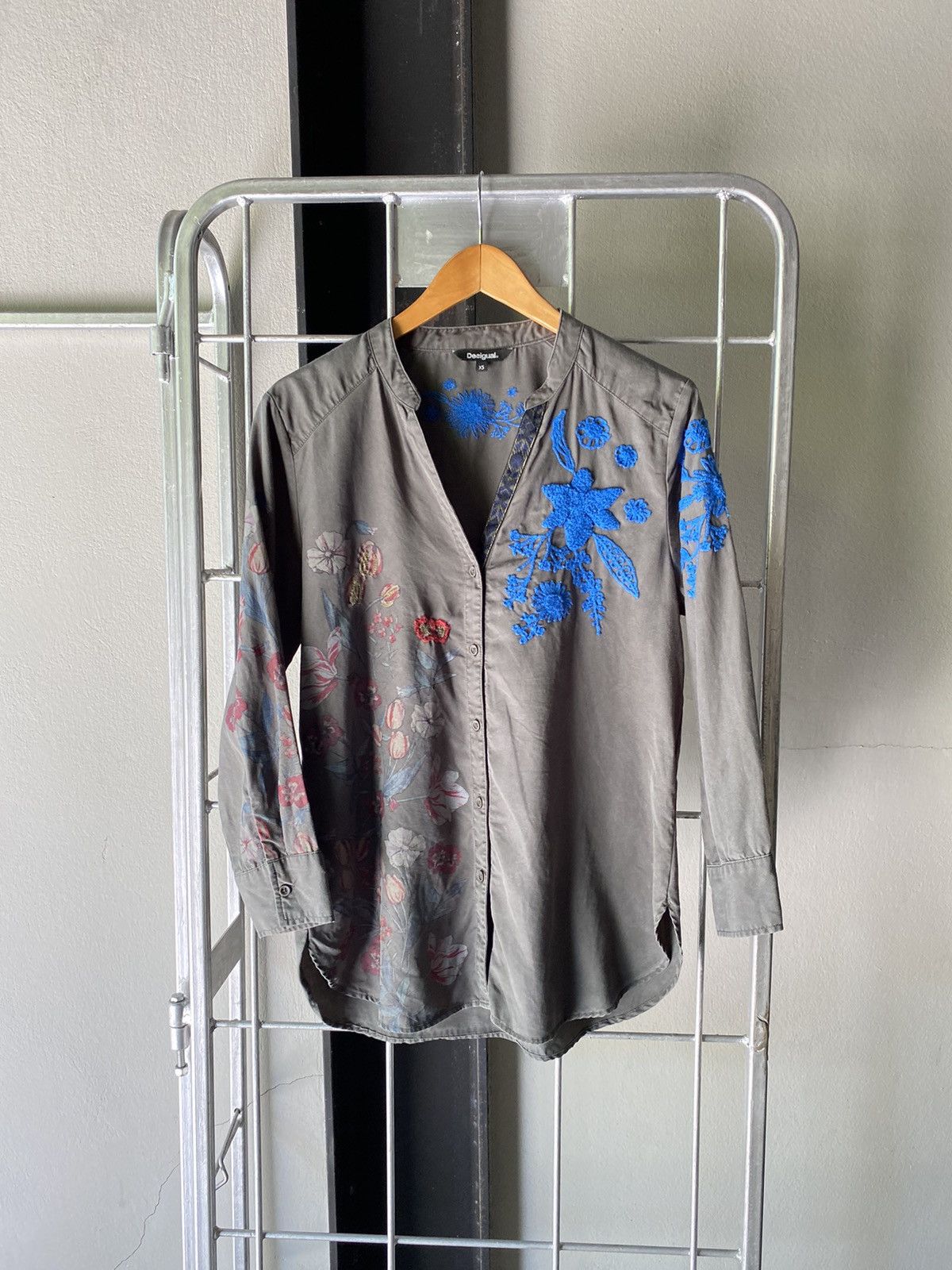 Desigual Desigual Gray Floral Embroidered shirt Size XS / US 0-2 / IT 36-38 - 16 Thumbnail