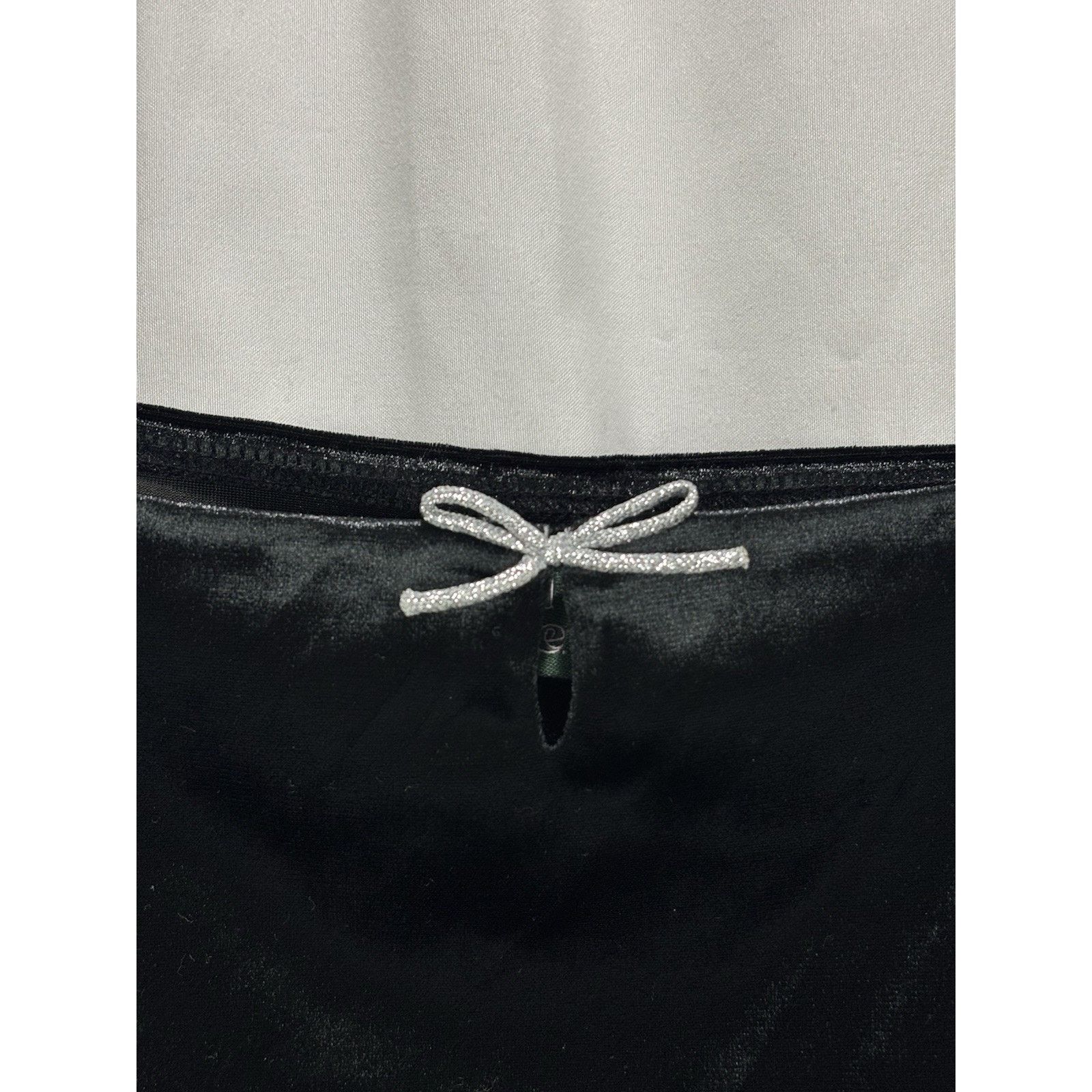 Target Basics NWT Wild Fable Size M Black Velour Tank Top Silver Bow Size M / US 6-8 / IT 42-44 - 2 Thumbnail