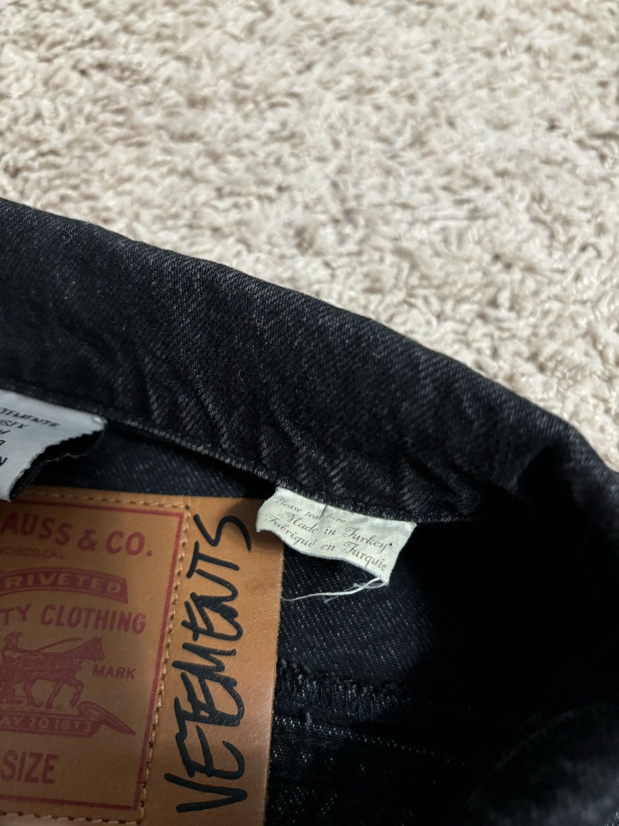 Vetements Vetements Levi’s Distressed Bovine Leather Fringe Jacket Size US XS / EU 42 / 0 - 5 Thumbnail