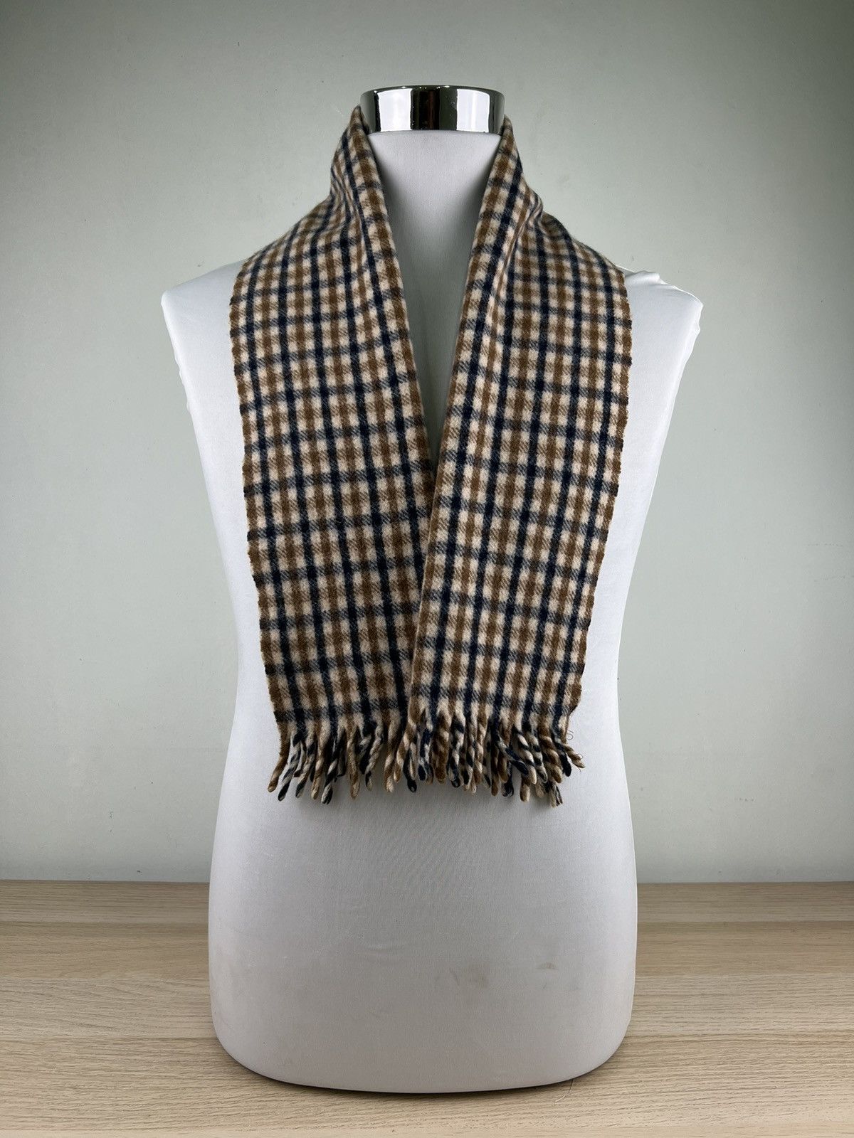 Aquascutum Aquascutum Scarf / Muffler / Neckwear M056 Size ONE SIZE - 1 Thumbnail
