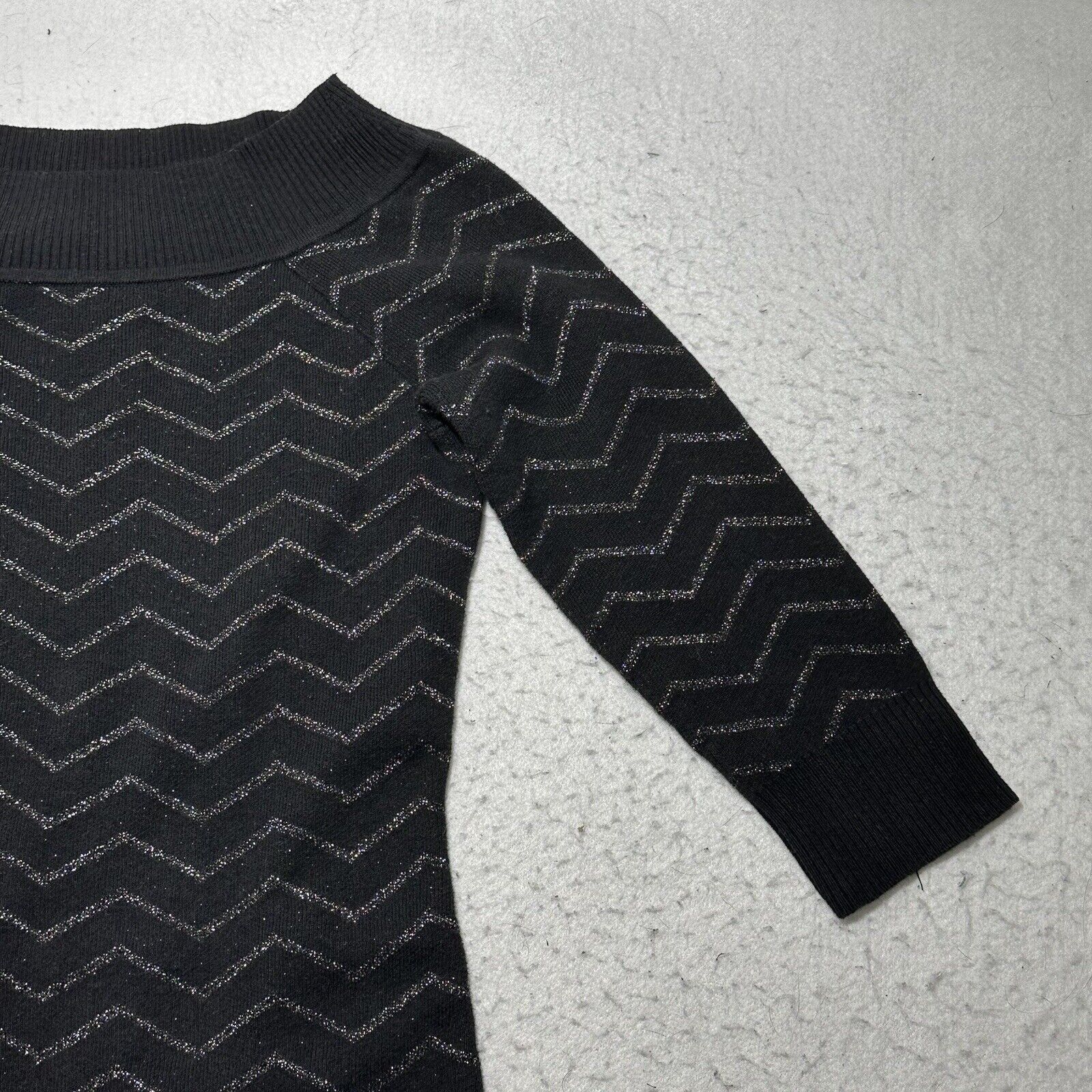 White House Black Market White House Black Market XS Mock Neck Glitter Zig Zag Dress Size XS / US 0-2 / IT 36-38 - 5 Thumbnail