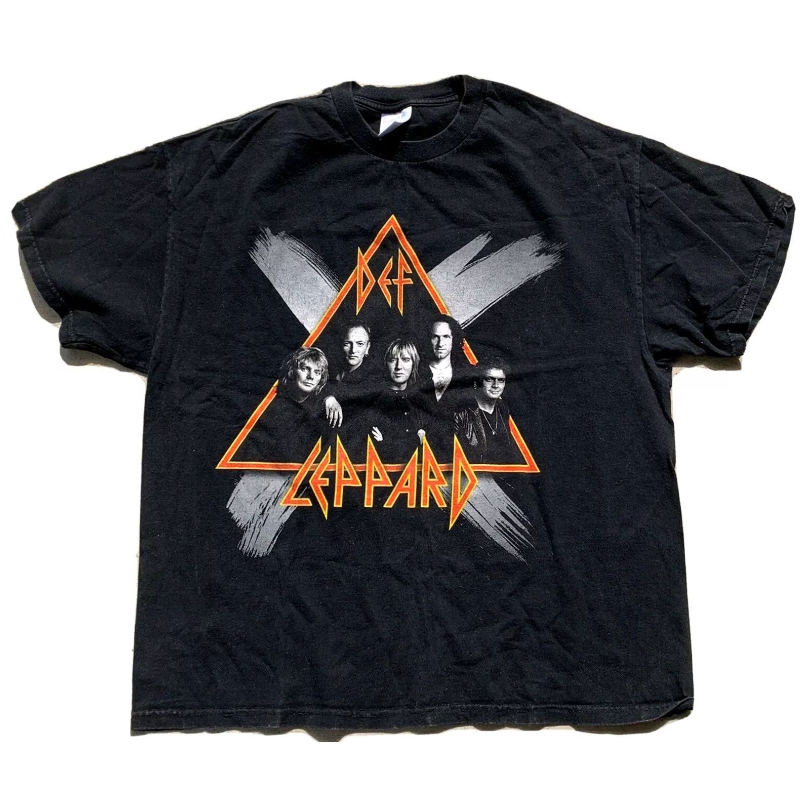 Vintage VINTAGE Def Leppard Tour T Shirt Concert Tee Band XL Black Cotton Graphic Print Mens Size US XL / EU 56 / 4 - 2 Thumbnail