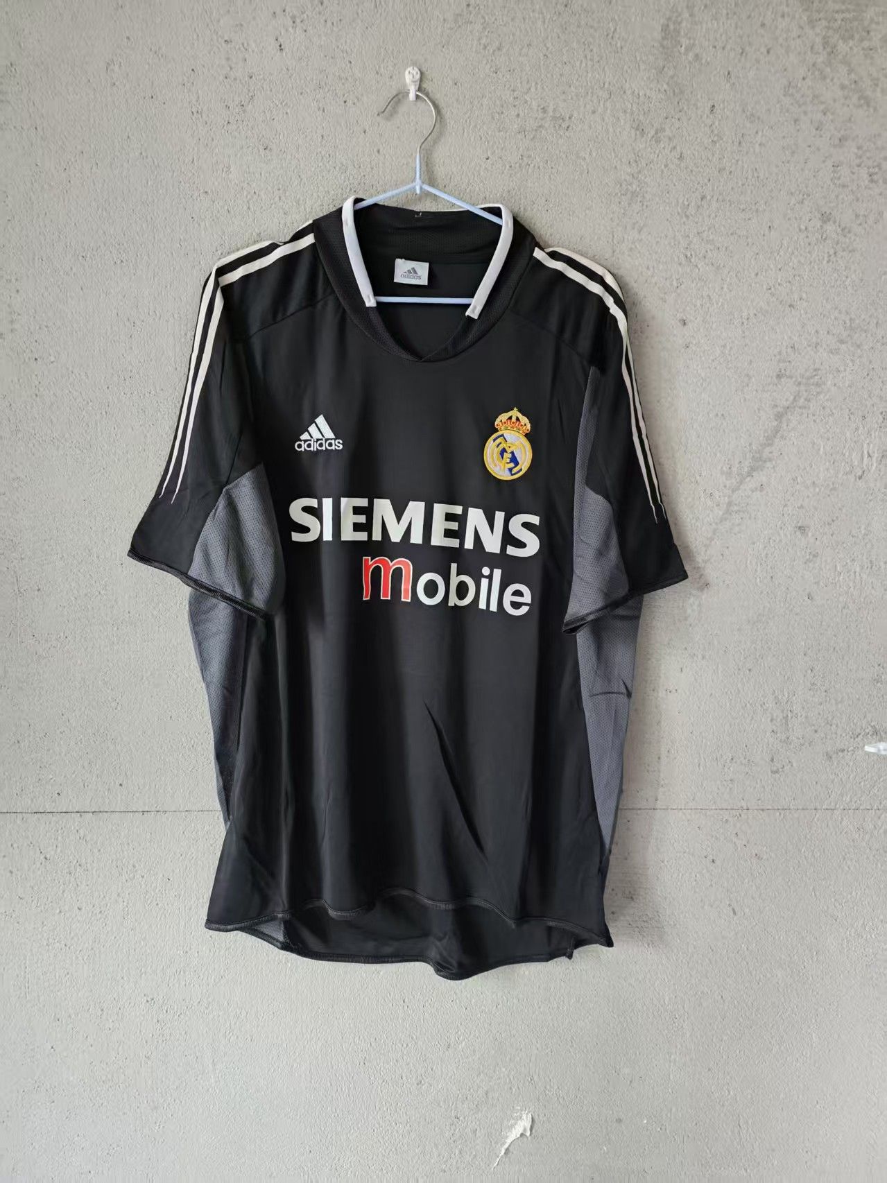 Other 2004 2005 Real Madrid #5 Zidane Jersey Size US S / EU 44-46 / 1 - 2 Thumbnail