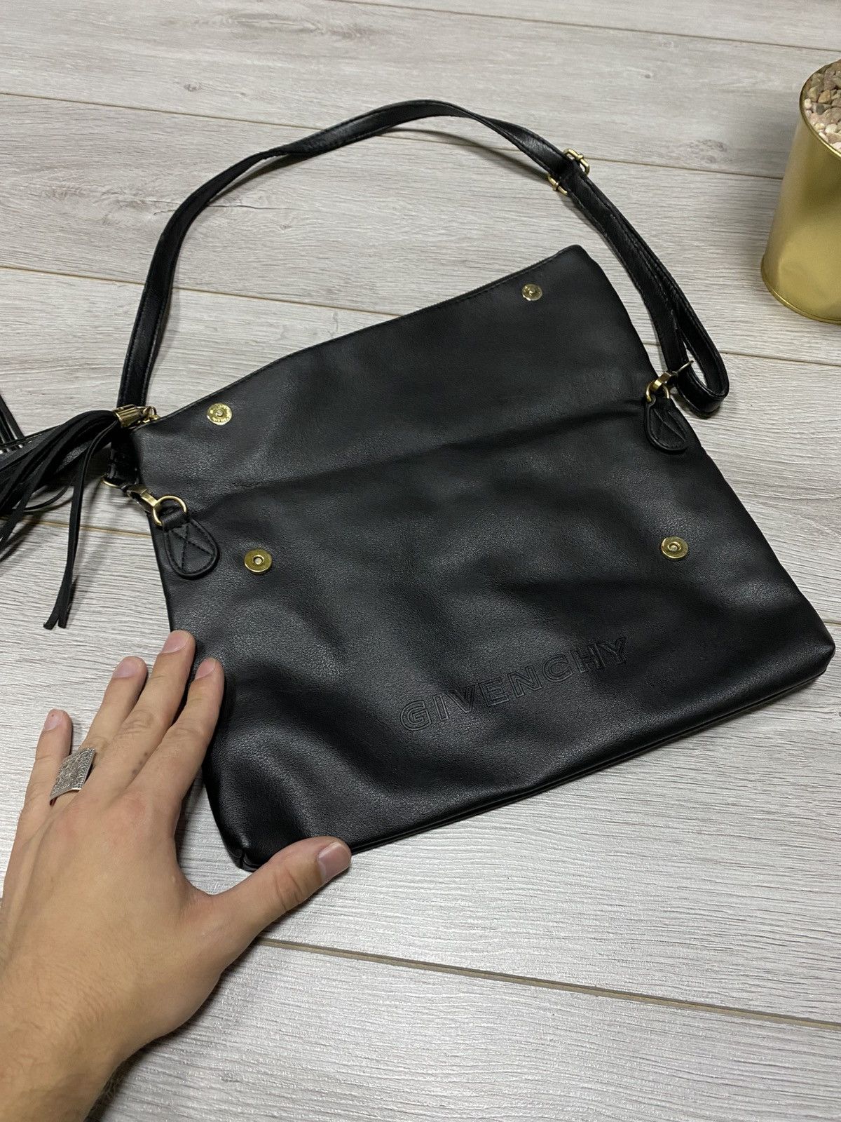 Givenchy Givenchy big logo shoulder crossbody bag messenger Size ONE SIZE - 3 Thumbnail