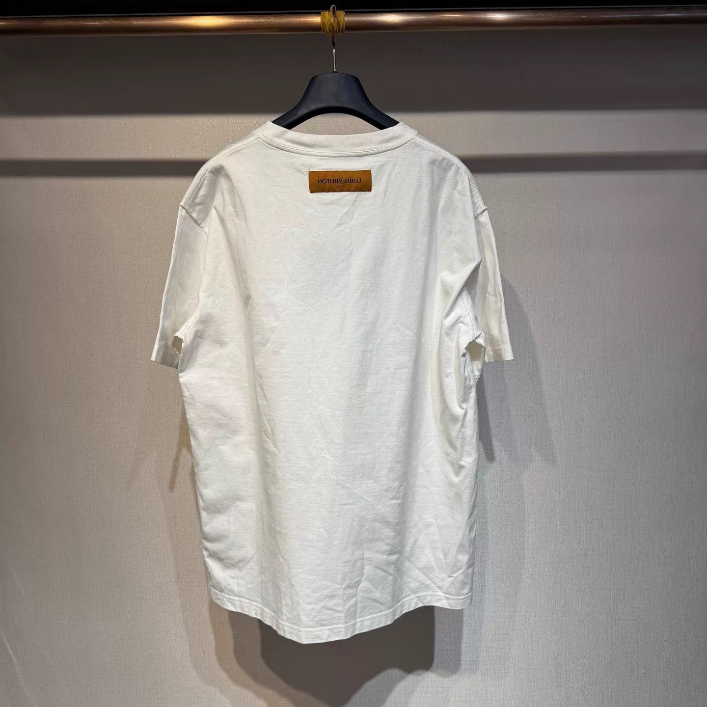 Louis Vuitton LV white emb chest logo SS Tee XL Size US XL / EU 56 / 4 - 2 Thumbnail