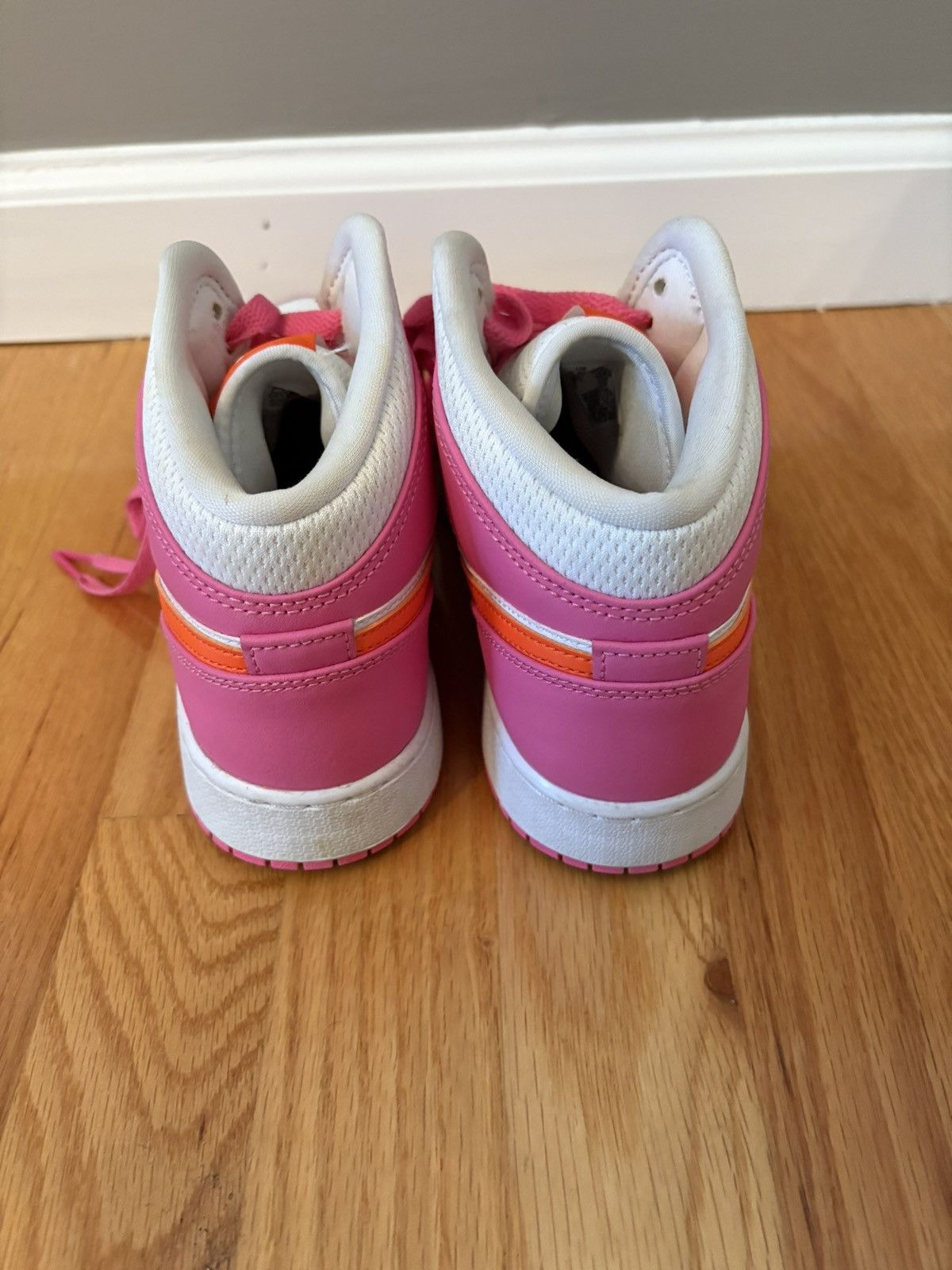 Nike Nike Air Jordan 1 Mid Pinksicle GS DX3240-681 Youth Size 6.5 Size US 6.5 / EU 39-40 - 2 Thumbnail