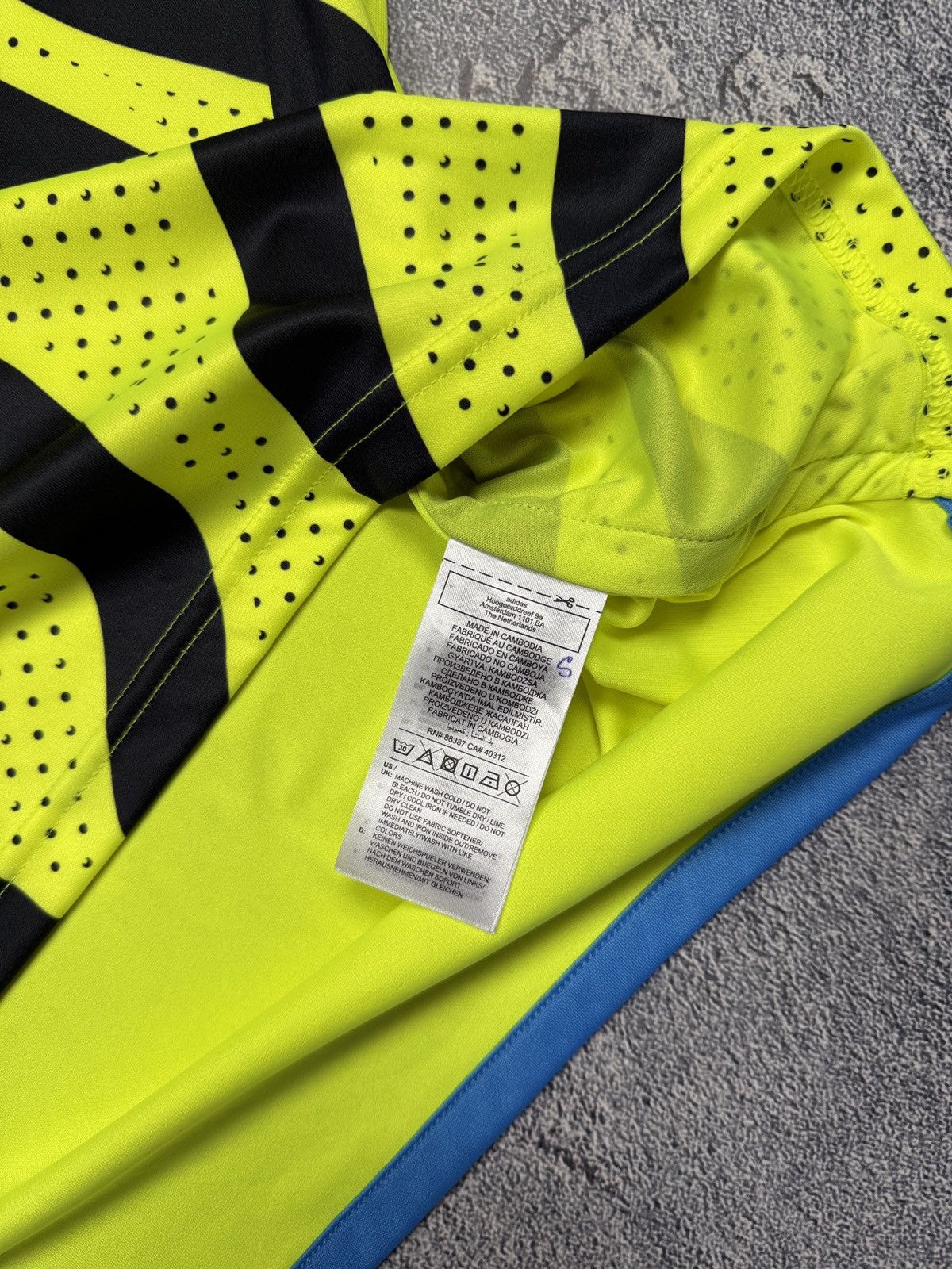 Adidas CRAZY Adidas Jersey Arsenal 2023 Fly Better Tee Size US M / EU 48-50 / 2 - 9 Thumbnail