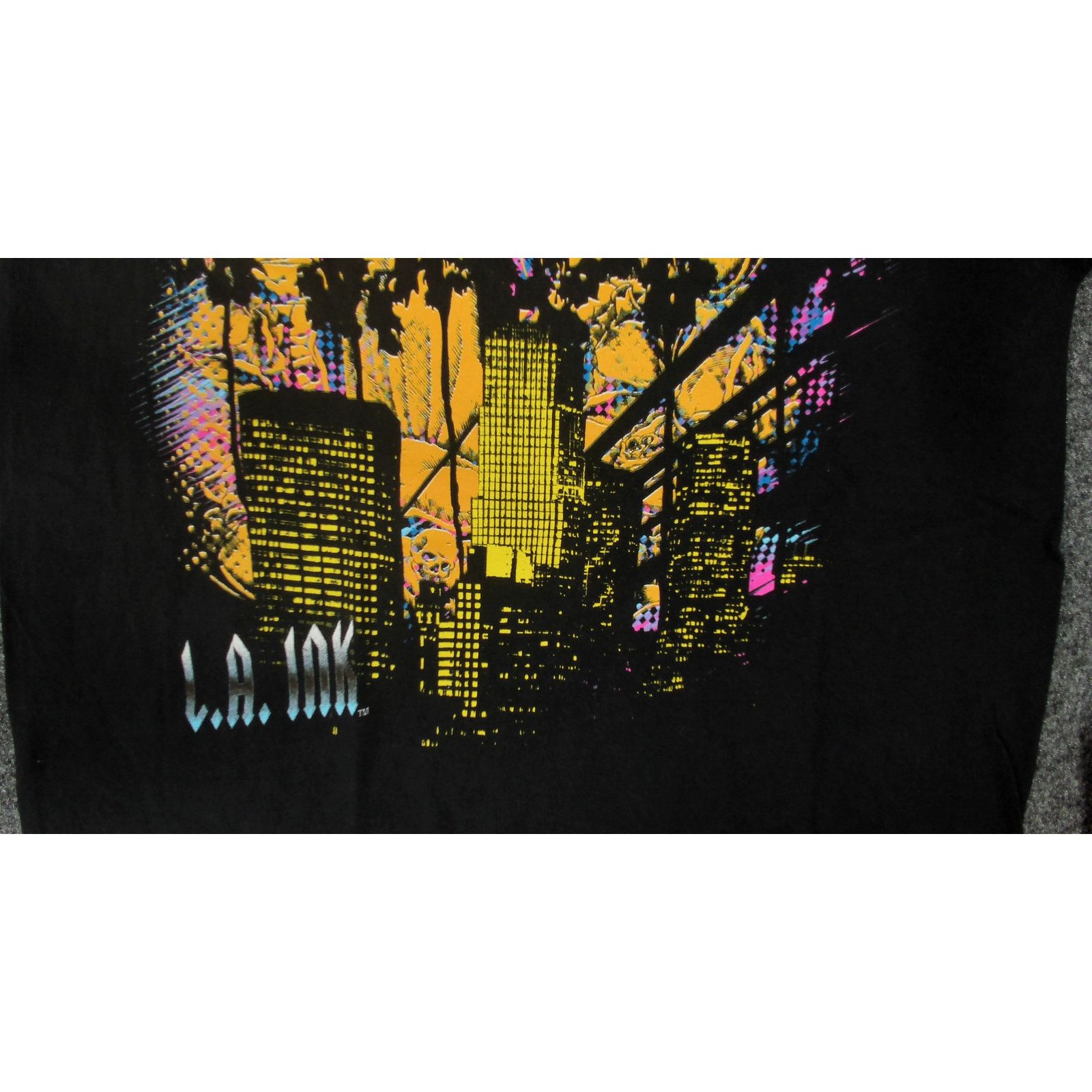 Other Vintage / Discovery / L.A. Ink 2008 Neon Skull Graphic Tee Size US M / EU 48-50 / 2 - 9 Thumbnail