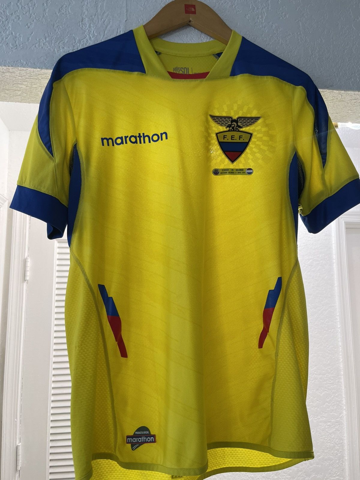Other 2014-2015 ECUADOR HOME JERSEY (MATCH ISSUE) Size US M / EU 48-50 / 2 - 3 Thumbnail