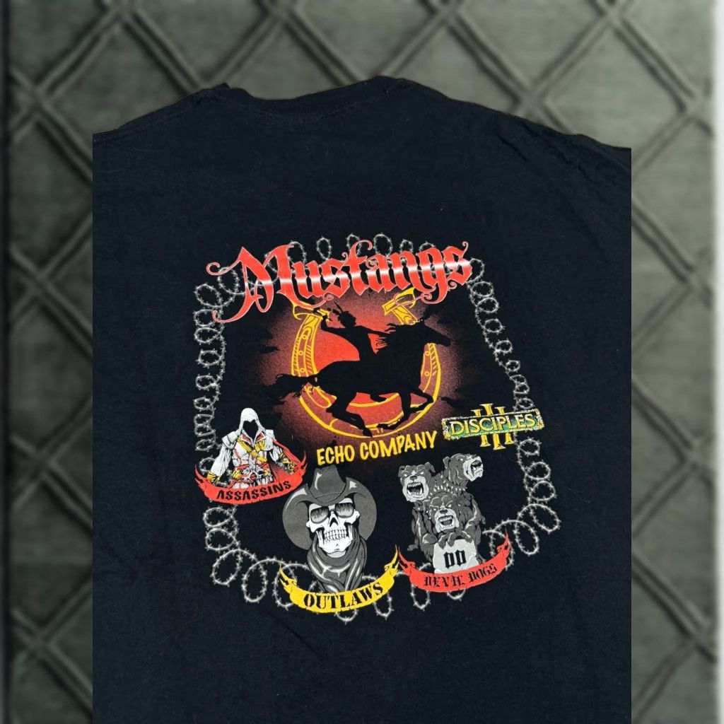 Vintage VINTAGE US Army Military 2d Battalion 10th Infantry Echo Company Mustangs Black T-Shirt Mens L Black Shirt Military 90s Size US L / EU 52-54 / 3 - 1 Thumbnail