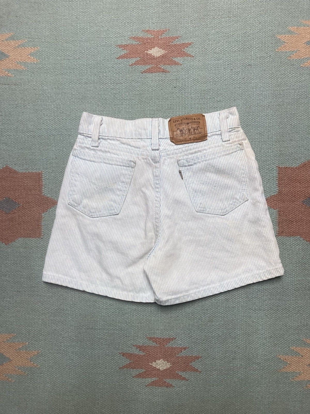 Vintage 90s Levi’s shorts striped jorts USA women’s 12 24” waist Size 24" / US 00 / IT 34 - 7 Thumbnail