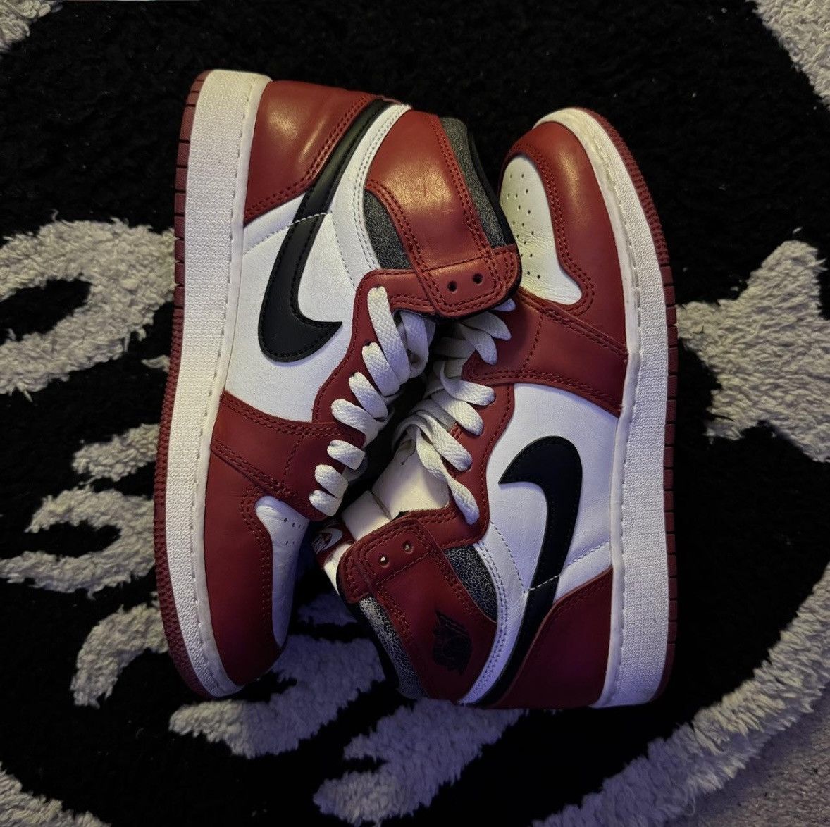 Nike Air Jordan 1 Retro High OG Chicago Lost and Found Size US 6 / EU 39 - 1 Thumbnail