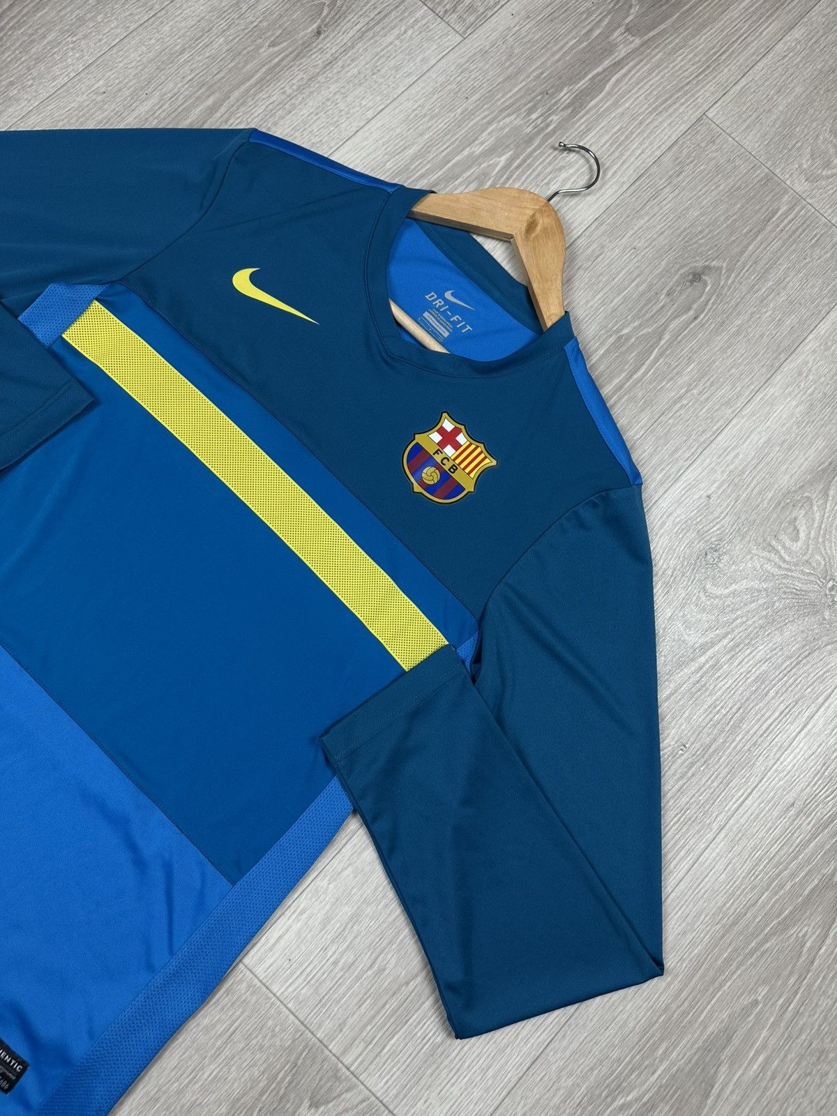 Other Nike Barcelona FC 2011-12 Training Soccer Long Sleeve Jersey Size US S / EU 44-46 / 1 - 2 Thumbnail