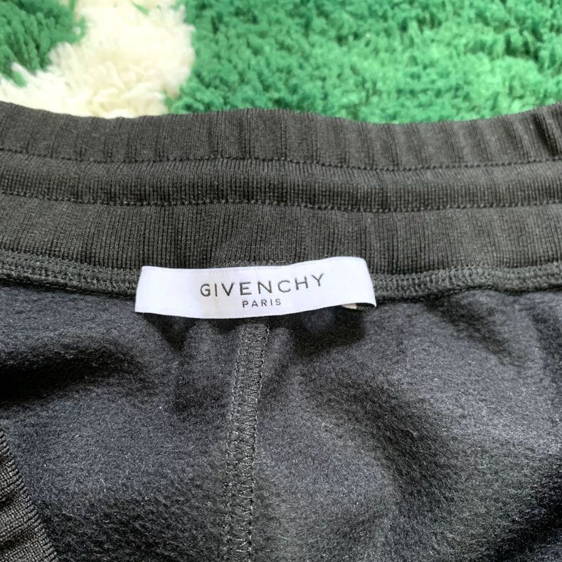Givenchy Givenchy Striped Classic Short Pants 2506-Nextarrow Size US 30 / EU 46 - 4 Thumbnail