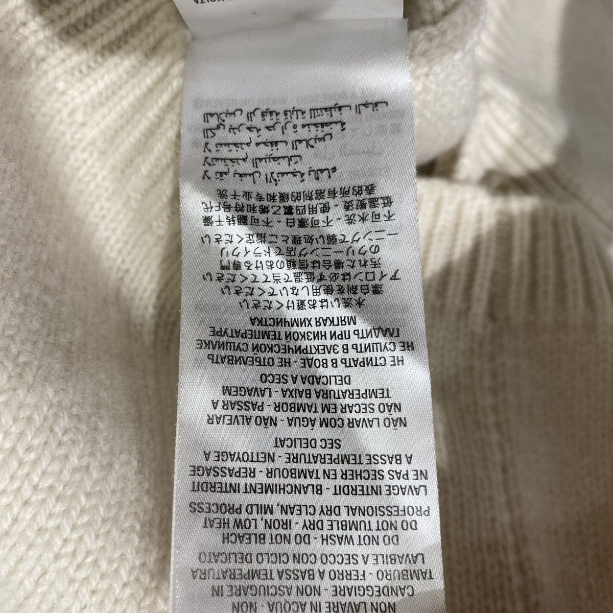 Gucci Gucci Off-white Wool Knit Cardigan K26WX Size XS / US 0-2 / IT 36-38 - 6 Thumbnail