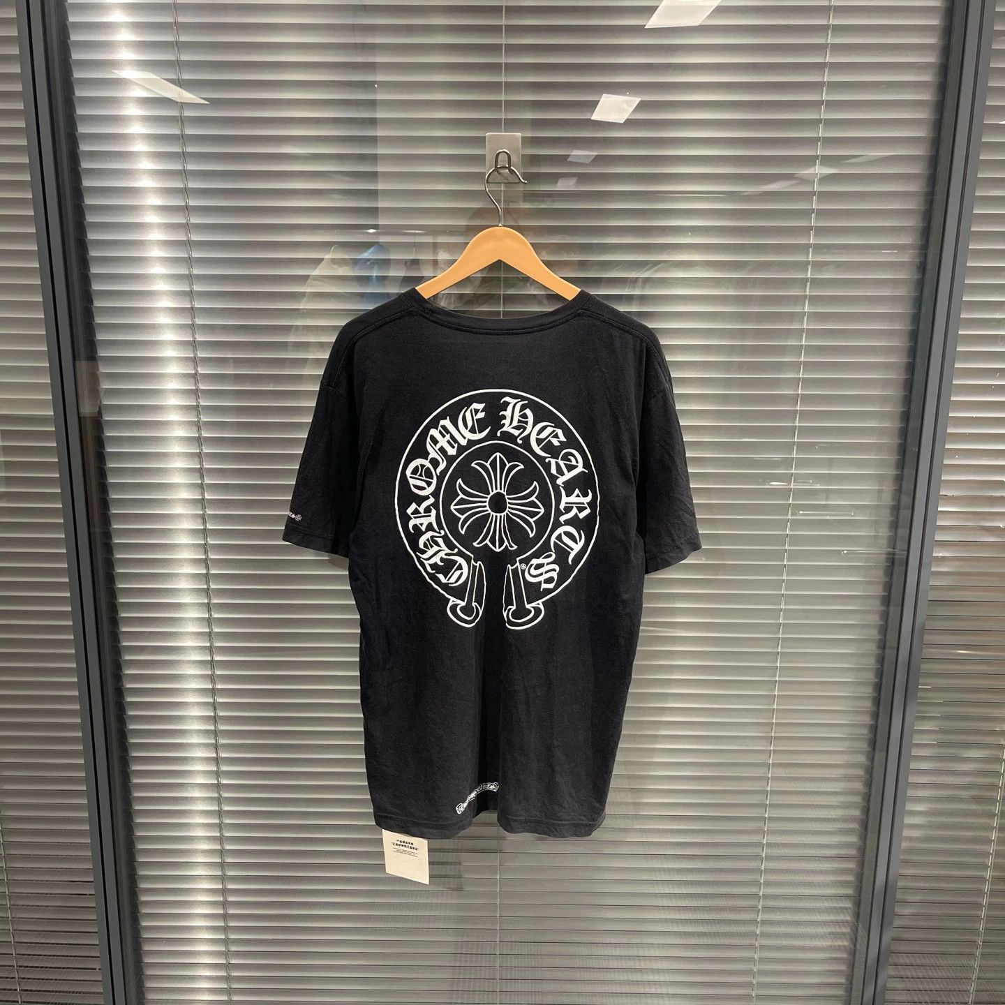 Chrome Hearts Chrome Hearts Classic Back Cross Short Sleeve L 9/10 Size US L / EU 52-54 / 3 - 1 Thumbnail