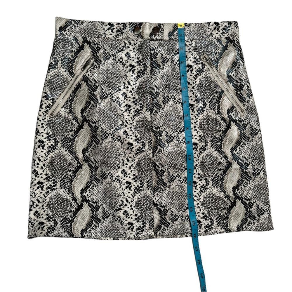 Designer Missguided l Faux Leather Snakeskin Print Skirt Size 4 Size 27" / US 4 / IT 40 - 4 Thumbnail