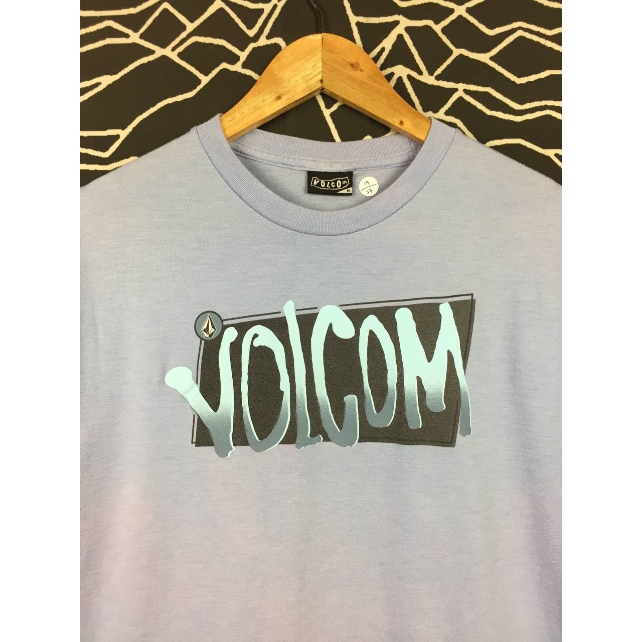 Vintage × Volcom Volcom Spell Out Logo Skateboards Surfwear Tee Size US M / EU 48-50 / 2 - 3 Thumbnail
