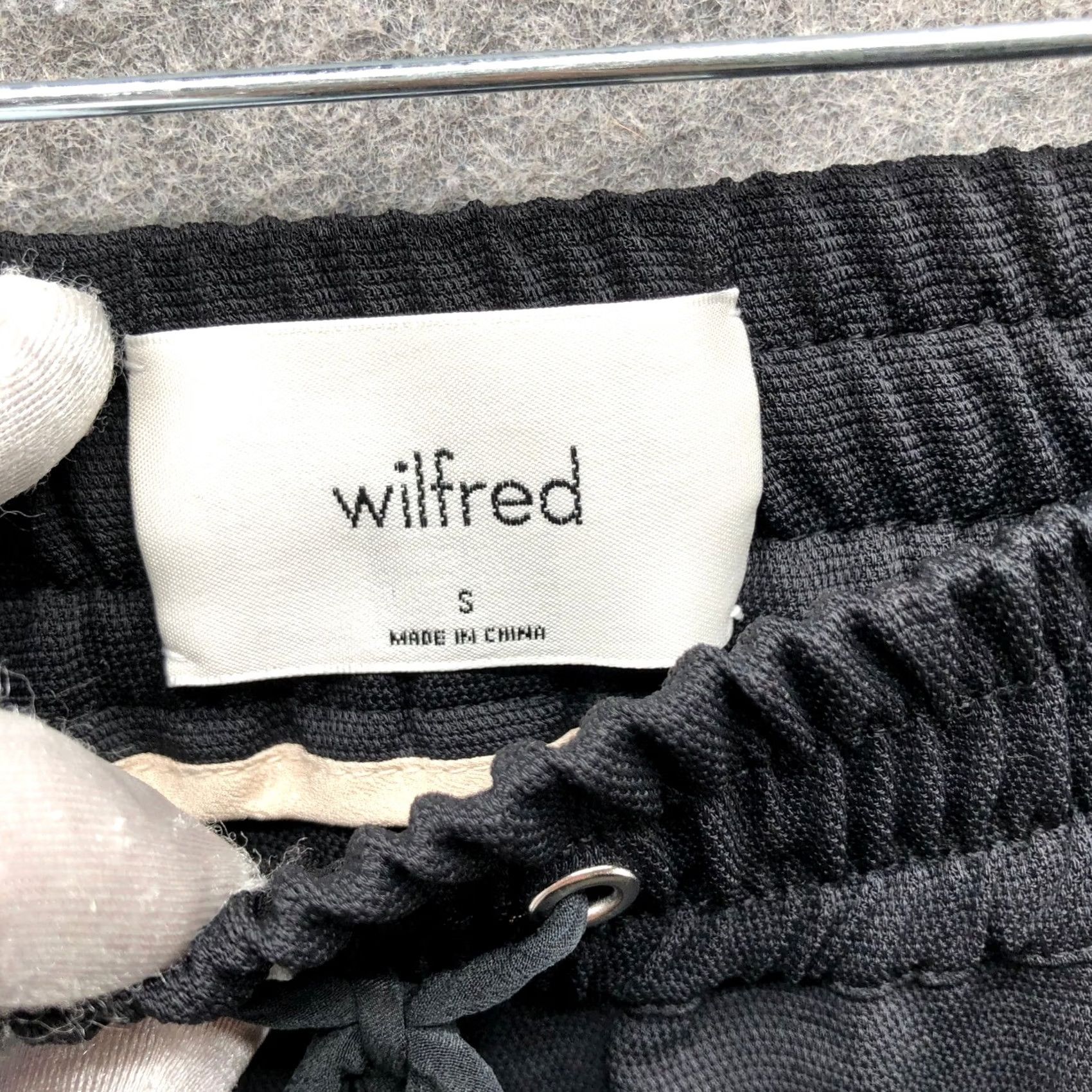 Vintage Wilfred Jogger Pants Womens S Black High Rise Relaxed Drawstring Size 28" / US 6 / IT 42 - 5 Thumbnail