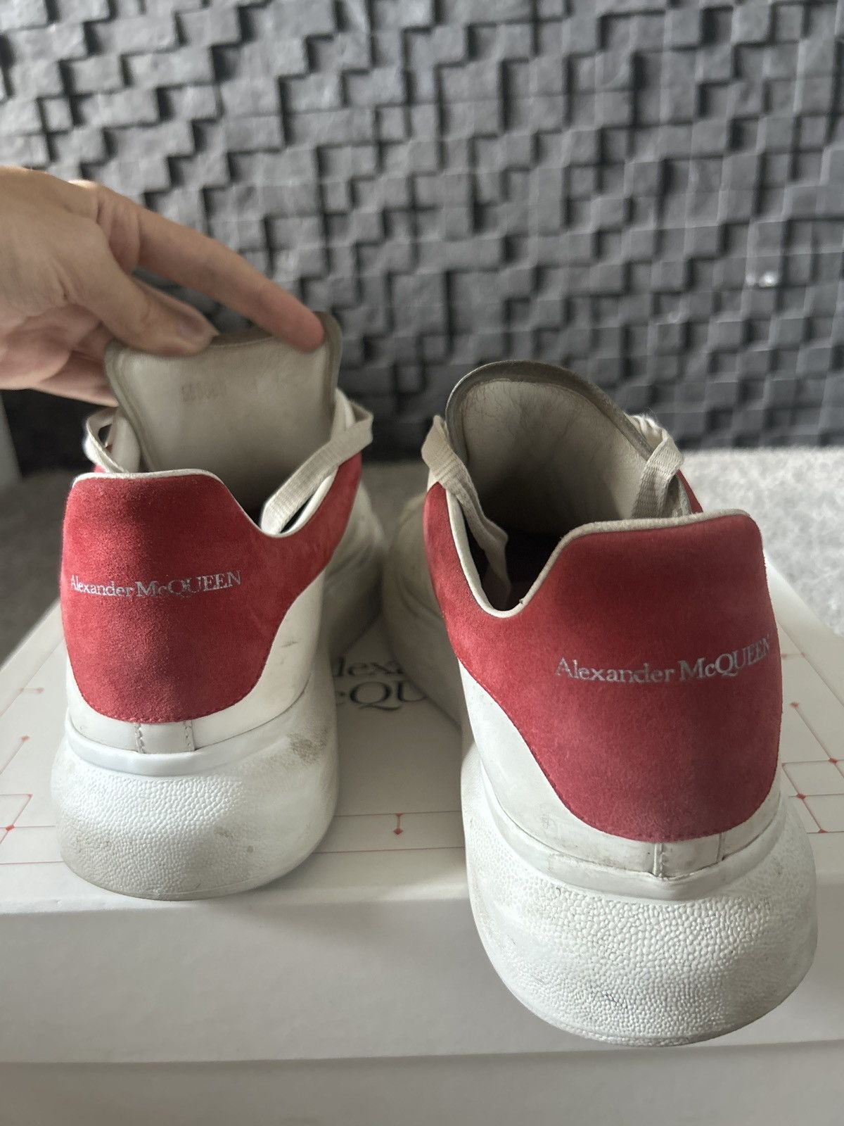 Alexander McQueen Alexander mcqueen sneaker white/ lust red Size US 8 / EU 41 - 7 Thumbnail