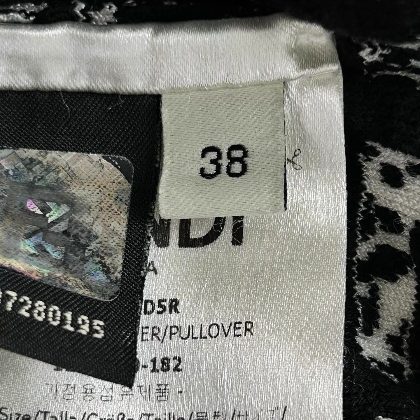 Fendi FENDI Logo All Over Knit Short Sleeve T-Shirt Women's 38 New Size XS / US 0-2 / IT 36-38 - 5 Thumbnail