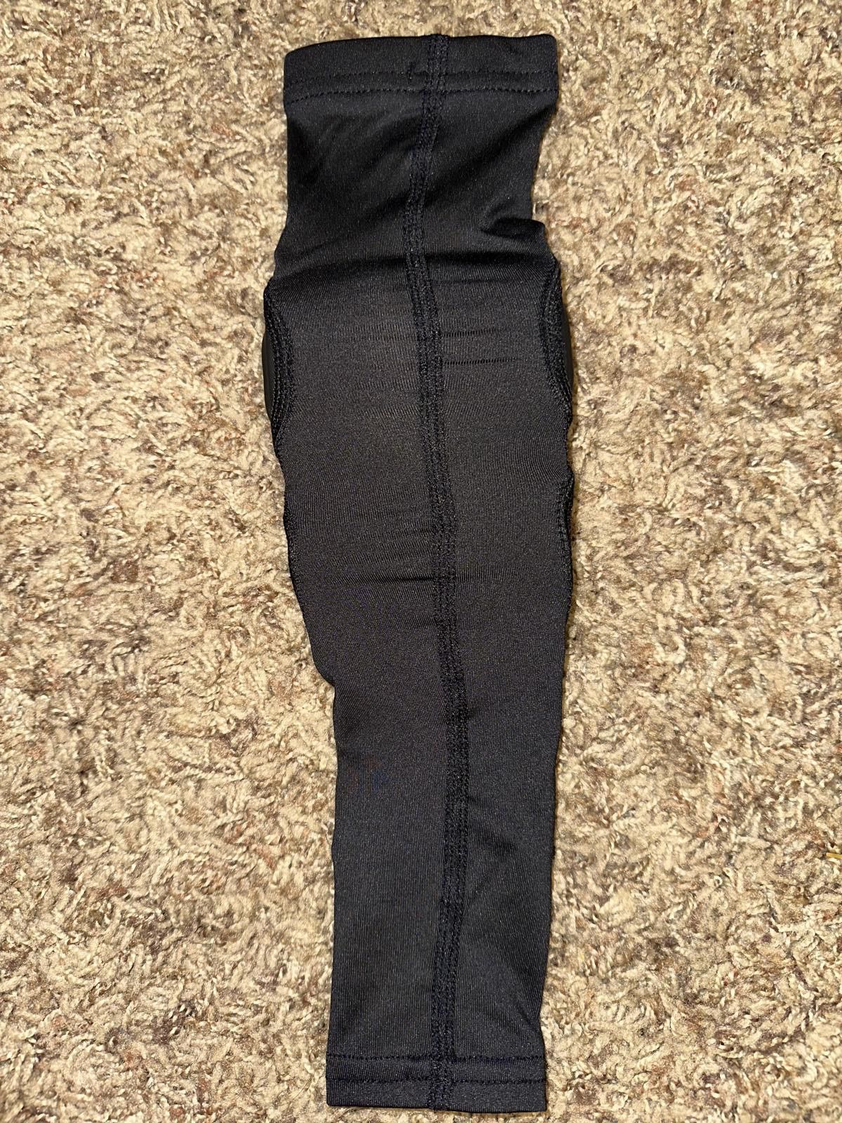 Nike Nike Adults' Pro Strong Elbow Sleeve Size ONE SIZE - 11 Thumbnail