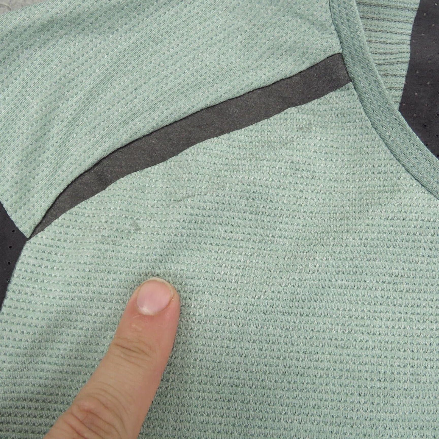 Lululemon Lululemon Shirt Mens Medium Mint Green Charcoal Gray Fast and Free Running Top Shirt Mens Medium Mint Green Charcoal Gray Fast and Free Running Top Size US M / EU 48-50 / 2 - 5 Thumbnail