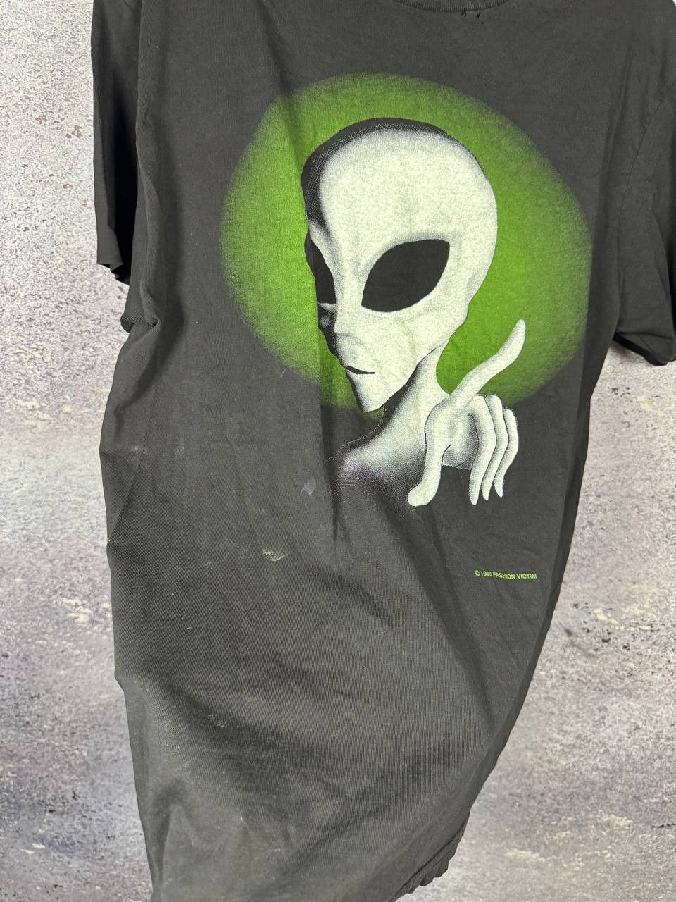 Fashion Victim 90s Vintage Fashion Victim Single Stitch Green Alien Graphic Size US L / EU 52-54 / 3 - 11 Thumbnail