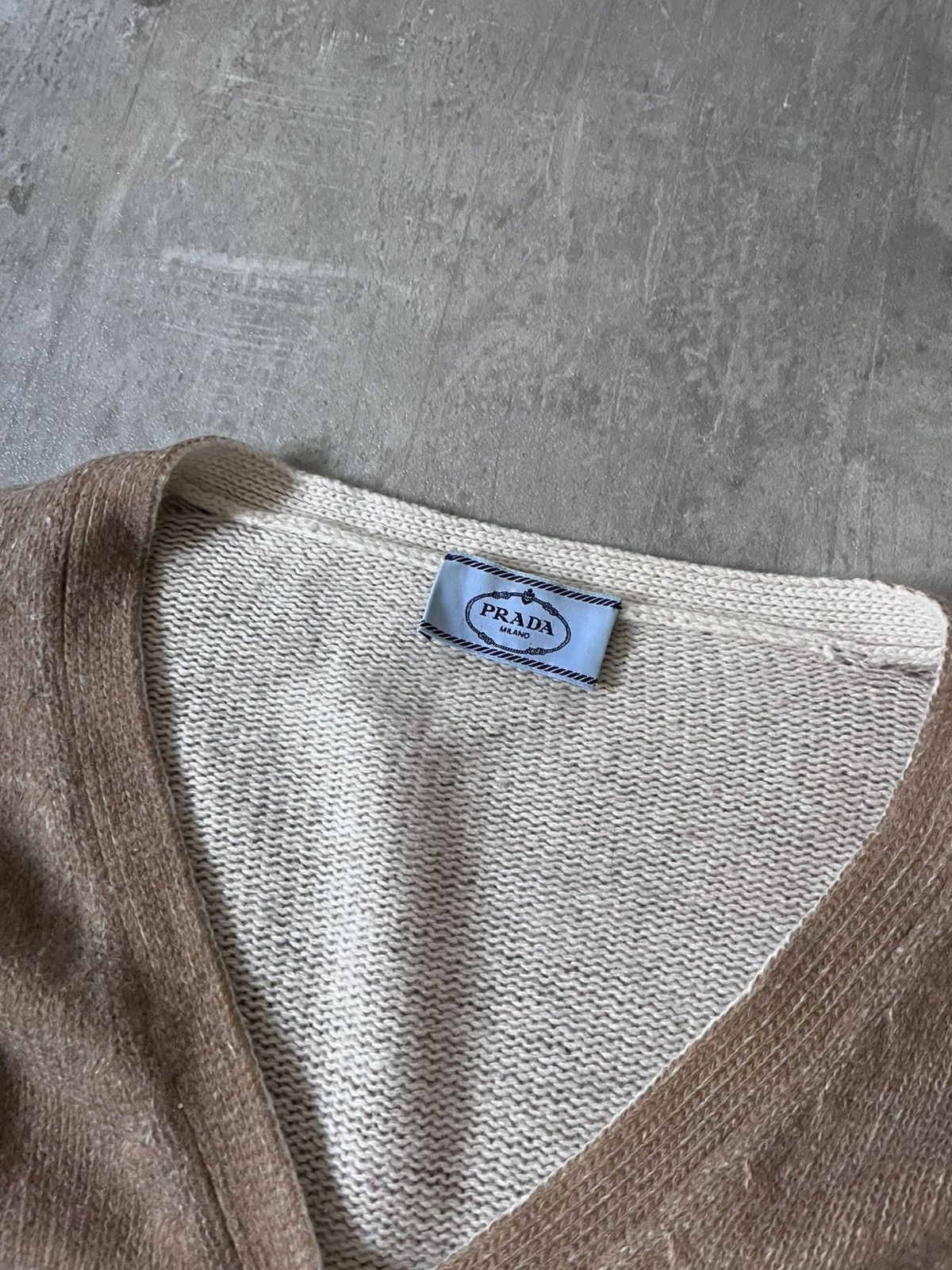 Prada Prada Wool Cashmere cardigan sweater women Size M / US 6-8 / IT 42-44 - 2 Thumbnail