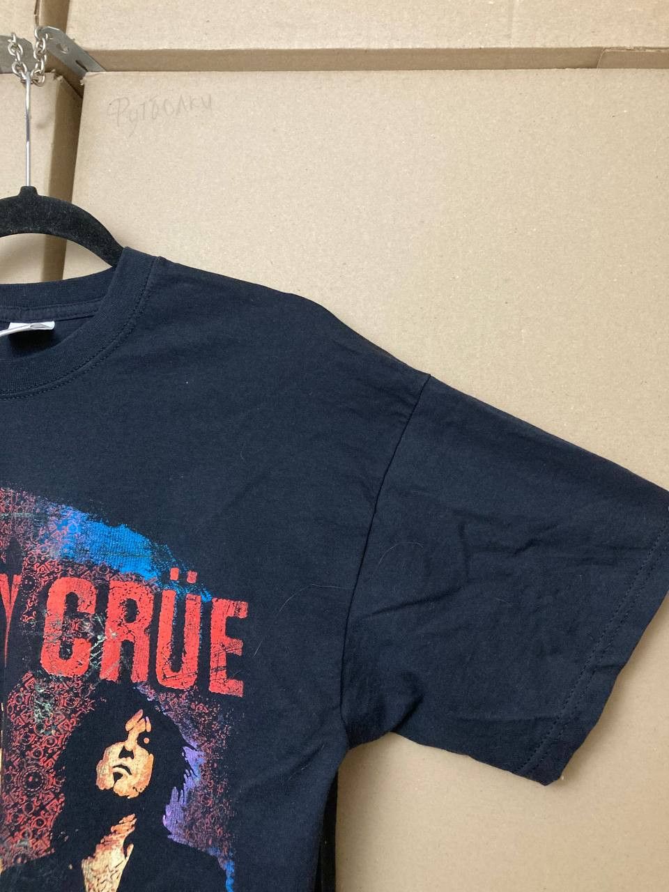 Band Tees VINTAG MOTLEY CRUE RED WHITE CRUE TOUR 2005 T SHIRT TEE ROCK Size US L / EU 52-54 / 3 - 9 Thumbnail